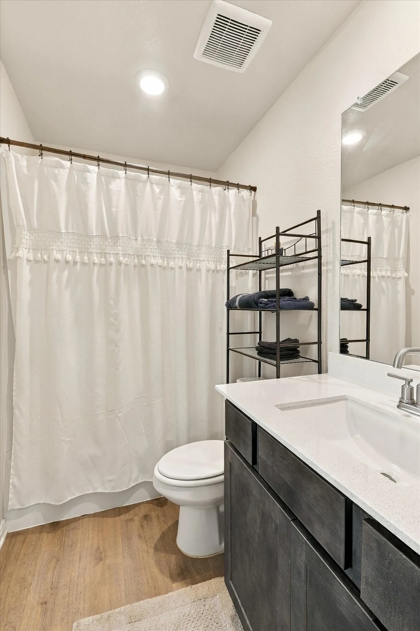 Single Family Residence For Sale in Denton County , 14017 Golden Valley Road, Ponder, Texas 76259, 3 Bedroom, 2 Bathroom, 2 Garage spaces, 1,084 Sqft, built in 2024, mls#21389873, Real Estate Agent in Ponder, Homes For Sale in Denton county, Homes For Sale in Ponder, Realtor in Ponder Texas, Real Estate Brokerage Independent Realty Texas, Luminita Cordes Realtor