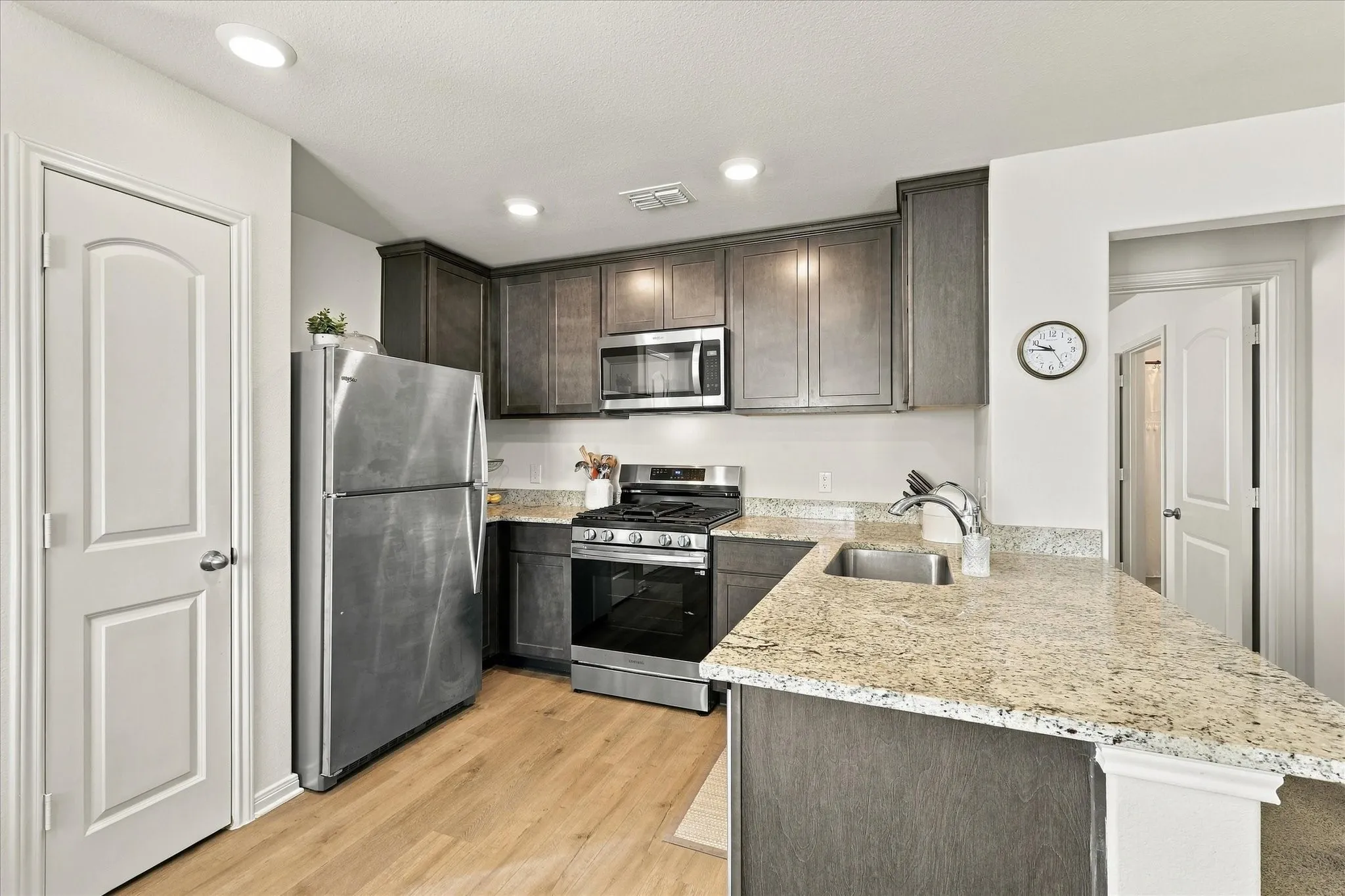 Single Family Residence For Sale in Denton County , 14017 Golden Valley Road, Ponder, Texas 76259, 3 Bedroom, 2 Bathroom, 2 Garage spaces, 1,084 Sqft, built in 2024, mls#21389873, Real Estate Agent in Ponder, Homes For Sale in Denton county, Homes For Sale in Ponder, Realtor in Ponder Texas, Real Estate Brokerage Independent Realty Texas, Luminita Cordes Realtor