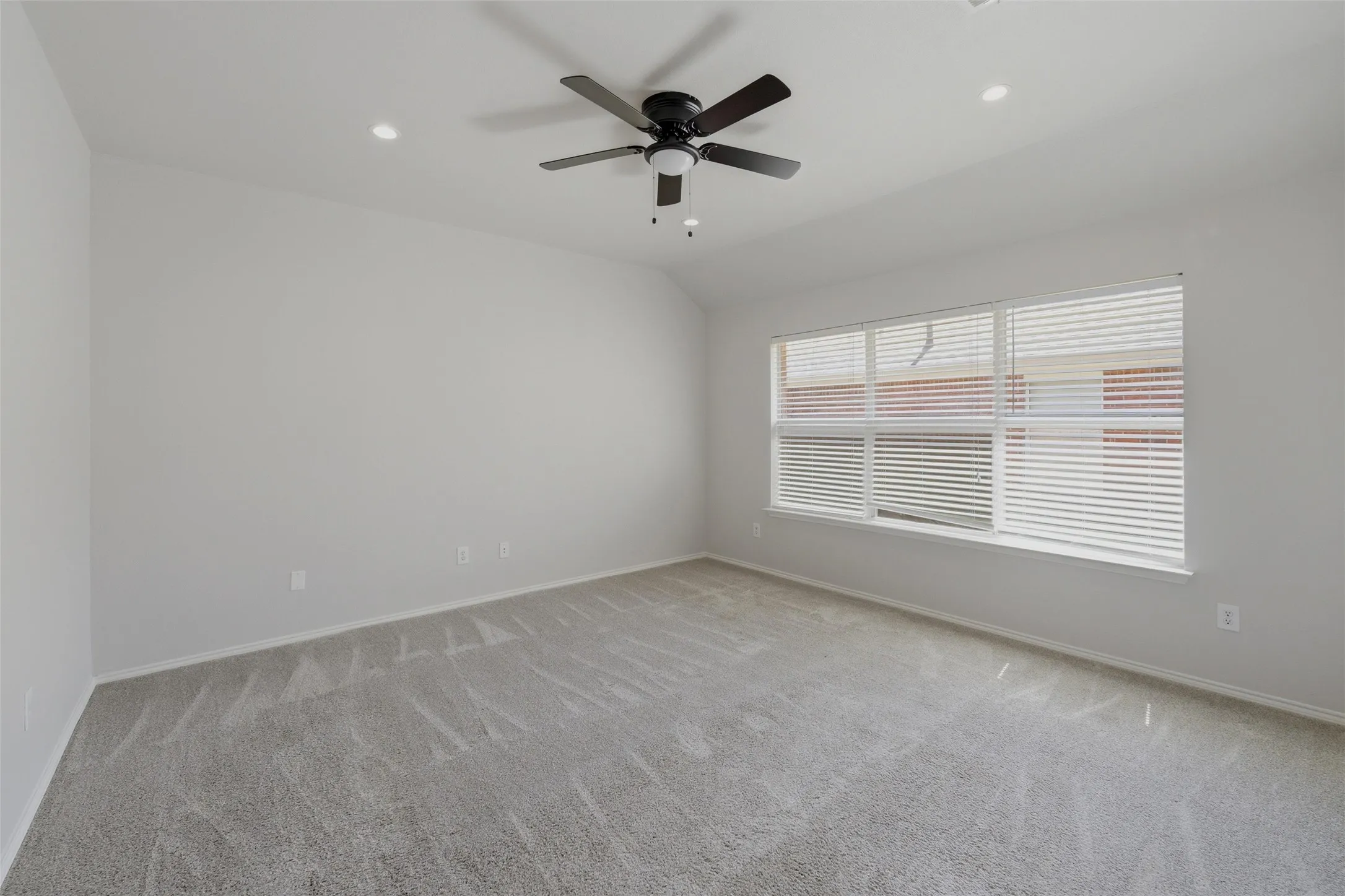 Single Family Residence For Rent in Kaufman County , 2024 Preston Trail, Forney, Texas 75126, 4 Bedroom, 2 Bathroom, 2 Garage spaces, 1,998 Sqft, built in 2006, mls#21390161, Real Estate Agent in Forney, Homes For Rent in Kaufman county, Homes For Rent in Forney, Realtor in Forney Texas, Real Estate Brokerage Independent Realty Texas, Luminita Cordes Realtor