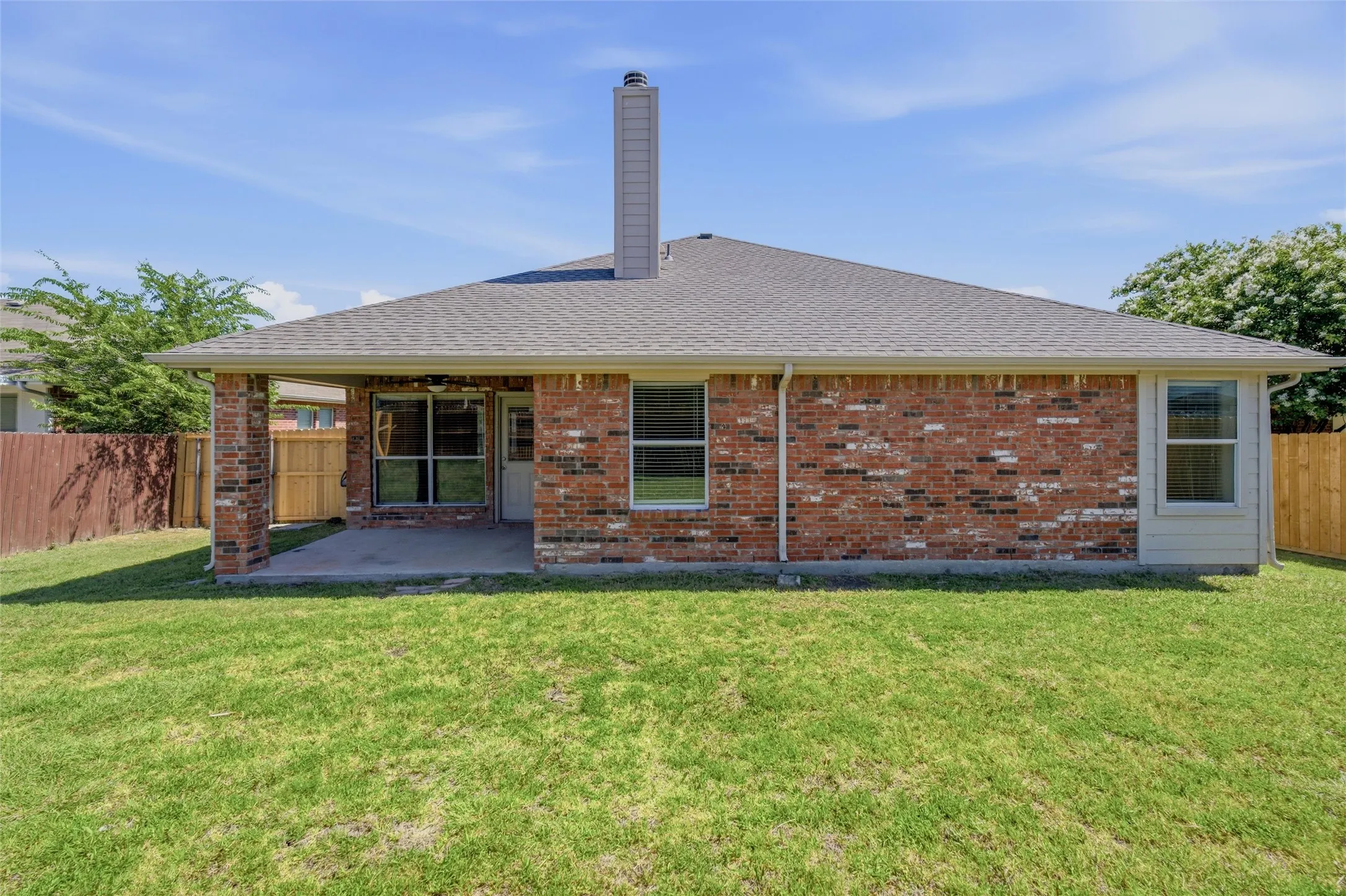 Single Family Residence For Rent in Kaufman County , 2024 Preston Trail, Forney, Texas 75126, 4 Bedroom, 2 Bathroom, 2 Garage spaces, 1,998 Sqft, built in 2006, mls#21390161, Real Estate Agent in Forney, Homes For Rent in Kaufman county, Homes For Rent in Forney, Realtor in Forney Texas, Real Estate Brokerage Independent Realty Texas, Luminita Cordes Realtor