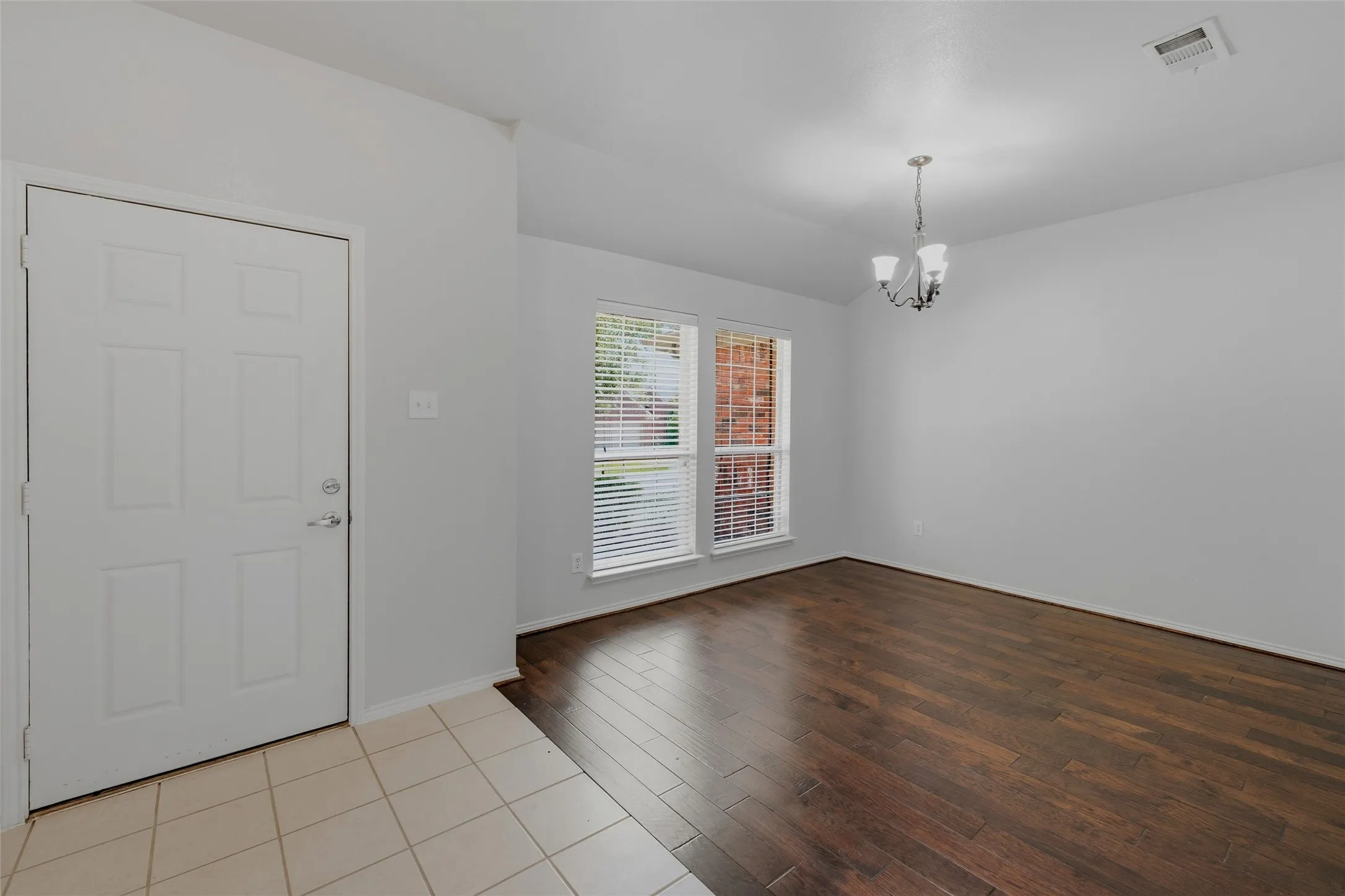 Single Family Residence For Rent in Kaufman County , 2024 Preston Trail, Forney, Texas 75126, 4 Bedroom, 2 Bathroom, 2 Garage spaces, 1,998 Sqft, built in 2006, mls#21390161, Real Estate Agent in Forney, Homes For Rent in Kaufman county, Homes For Rent in Forney, Realtor in Forney Texas, Real Estate Brokerage Independent Realty Texas, Luminita Cordes Realtor