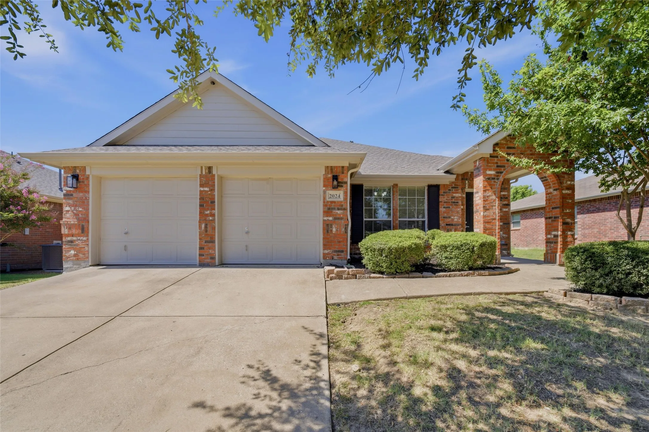 Single Family Residence For Rent in Kaufman County , 2024 Preston Trail, Forney, Texas 75126, 4 Bedroom, 2 Bathroom, 2 Garage spaces, 1,998 Sqft, built in 2006, mls#21390161, Real Estate Agent in Forney, Homes For Rent in Kaufman county, Homes For Rent in Forney, Realtor in Forney Texas, Real Estate Brokerage Independent Realty Texas, Luminita Cordes Realtor