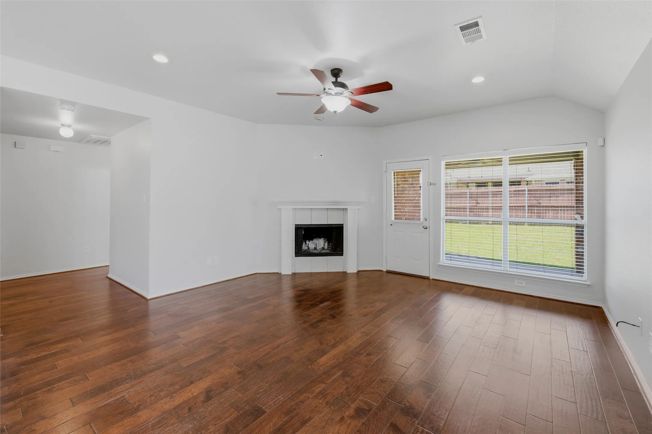 Single Family Residence For Rent in Kaufman County , 2024 Preston Trail, Forney, Texas 75126, 4 Bedroom, 2 Bathroom, 2 Garage spaces, 1,998 Sqft, built in 2006, mls#21390161, Real Estate Agent in Forney, Homes For Rent in Kaufman county, Homes For Rent in Forney, Realtor in Forney Texas, Real Estate Brokerage Independent Realty Texas, Luminita Cordes Realtor