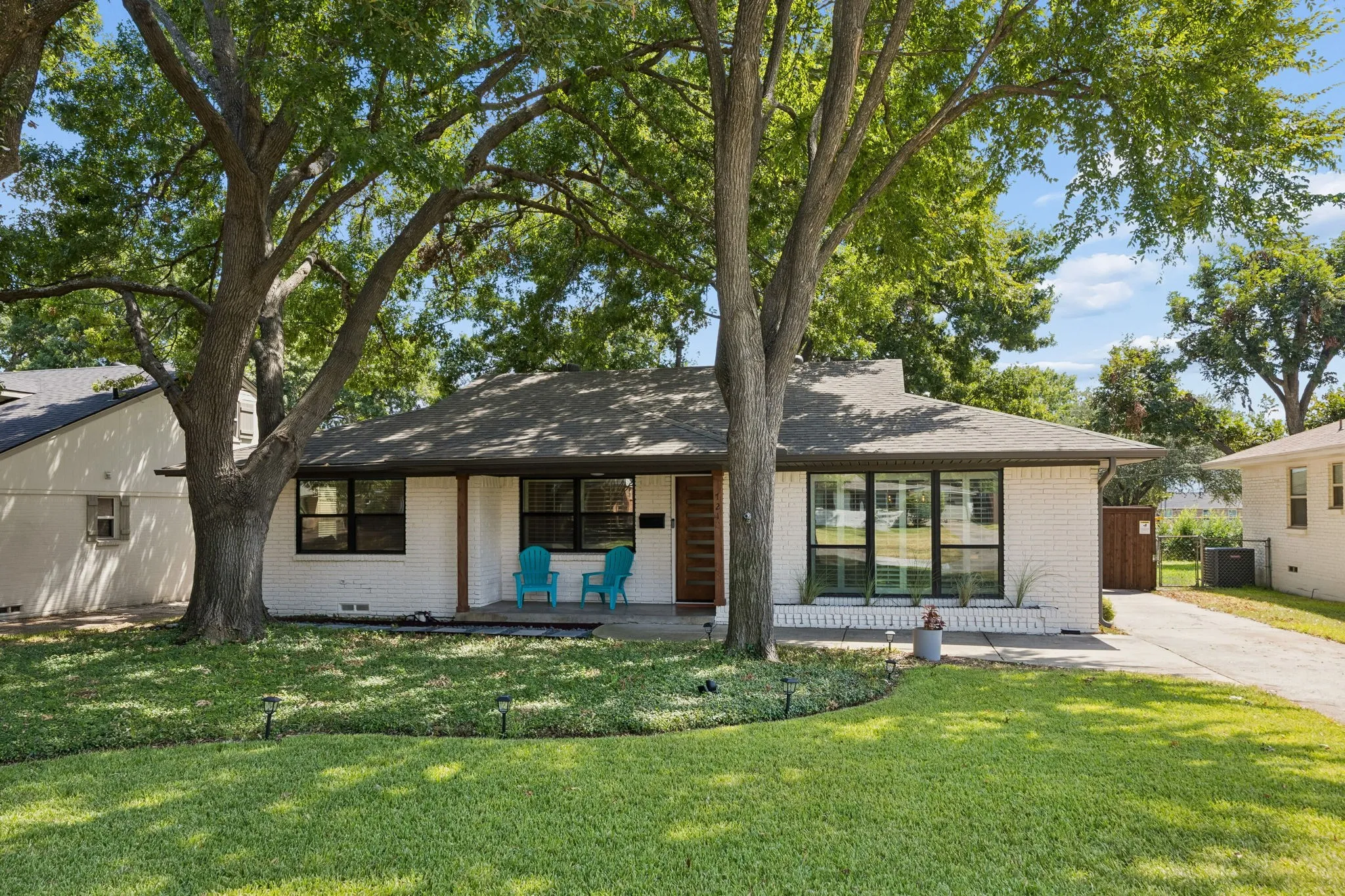 Single Family Residence For Sale in Dallas County , 721 James Drive, Richardson, Texas 75080, 4 Bedroom, 3 Bathroom, 2 Garage spaces, 1,986 Sqft, built in 1956, mls#21387764, Real Estate Agent in Richardson, Homes For Sale in Dallas county, Homes For Sale in Richardson, Realtor in Richardson Texas, Real Estate Brokerage Independent Realty Texas, Luminita Cordes Realtor