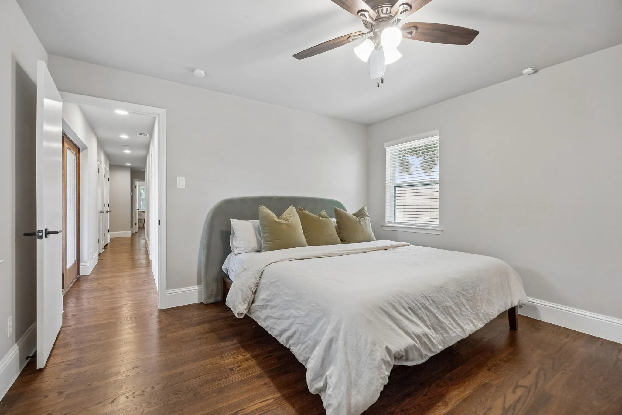Single Family Residence For Sale in Dallas County , 721 James Drive, Richardson, Texas 75080, 4 Bedroom, 3 Bathroom, 2 Garage spaces, 1,986 Sqft, built in 1956, mls#21387764, Real Estate Agent in Richardson, Homes For Sale in Dallas county, Homes For Sale in Richardson, Realtor in Richardson Texas, Real Estate Brokerage Independent Realty Texas, Luminita Cordes Realtor