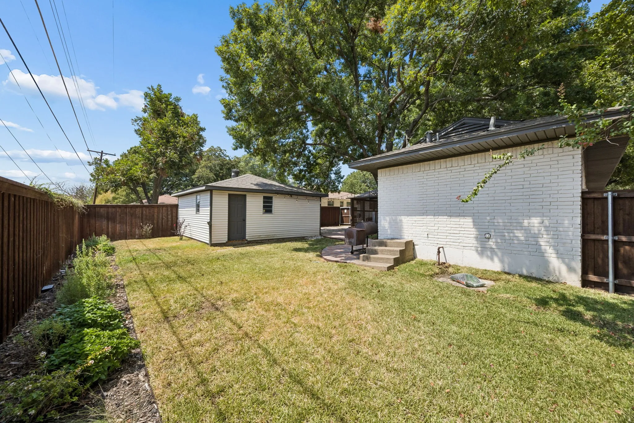 Single Family Residence For Sale in Dallas County , 721 James Drive, Richardson, Texas 75080, 4 Bedroom, 3 Bathroom, 2 Garage spaces, 1,986 Sqft, built in 1956, mls#21387764, Real Estate Agent in Richardson, Homes For Sale in Dallas county, Homes For Sale in Richardson, Realtor in Richardson Texas, Real Estate Brokerage Independent Realty Texas, Luminita Cordes Realtor