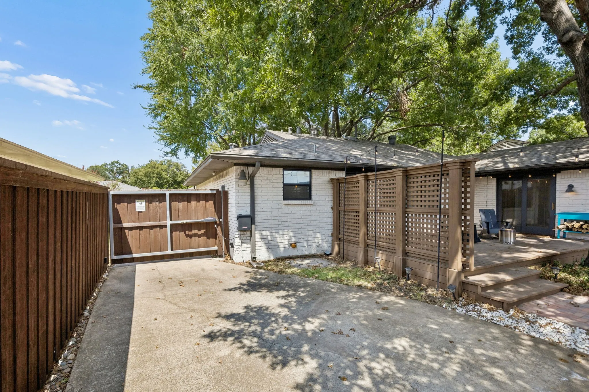 Single Family Residence For Sale in Dallas County , 721 James Drive, Richardson, Texas 75080, 4 Bedroom, 3 Bathroom, 2 Garage spaces, 1,986 Sqft, built in 1956, mls#21387764, Real Estate Agent in Richardson, Homes For Sale in Dallas county, Homes For Sale in Richardson, Realtor in Richardson Texas, Real Estate Brokerage Independent Realty Texas, Luminita Cordes Realtor