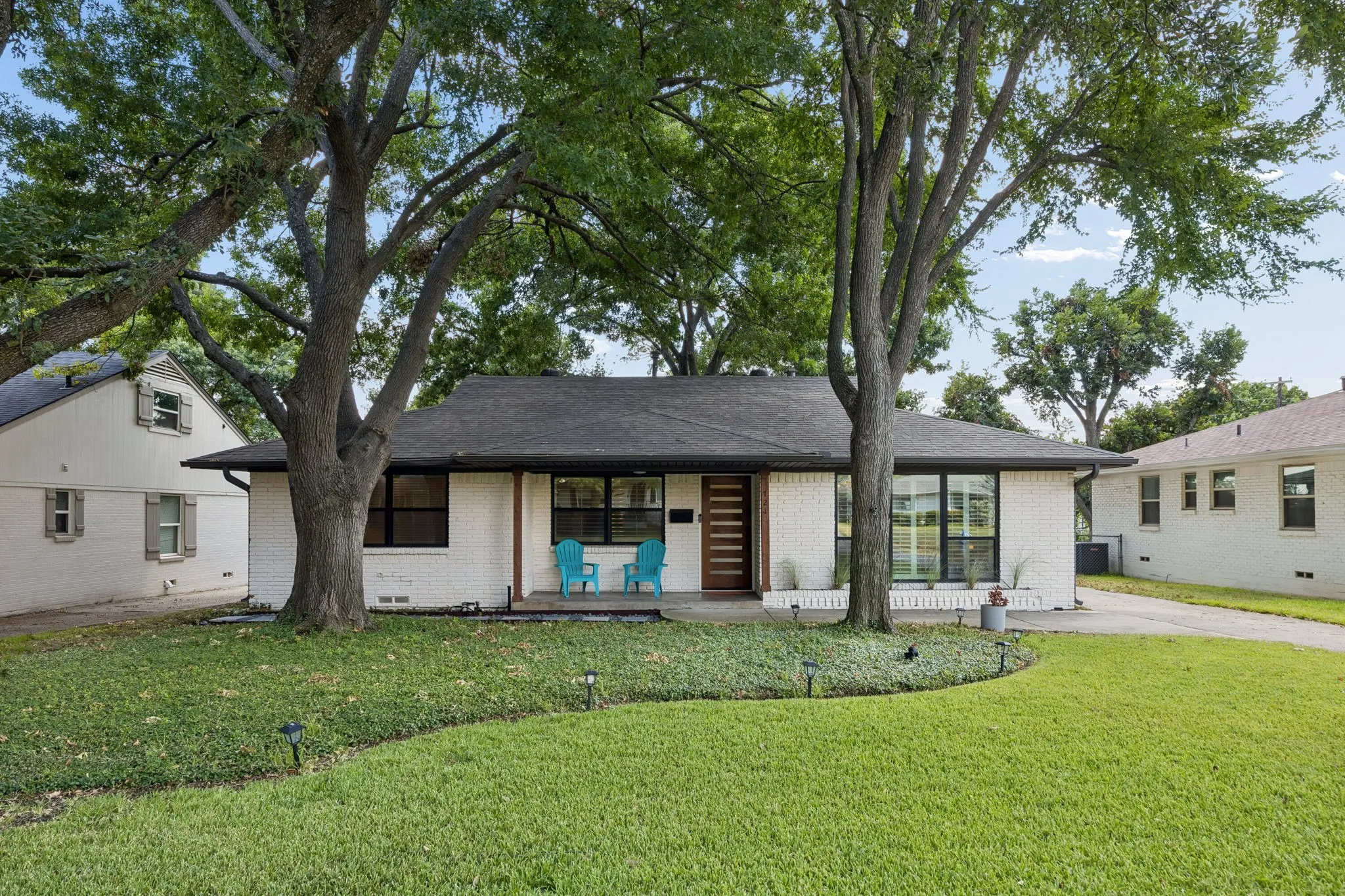 Single Family Residence For Sale in Dallas County , 721 James Drive, Richardson, Texas 75080, 4 Bedroom, 3 Bathroom, 2 Garage spaces, 1,986 Sqft, built in 1956, mls#21387764, Real Estate Agent in Richardson, Homes For Sale in Dallas county, Homes For Sale in Richardson, Realtor in Richardson Texas, Real Estate Brokerage Independent Realty Texas, Luminita Cordes Realtor