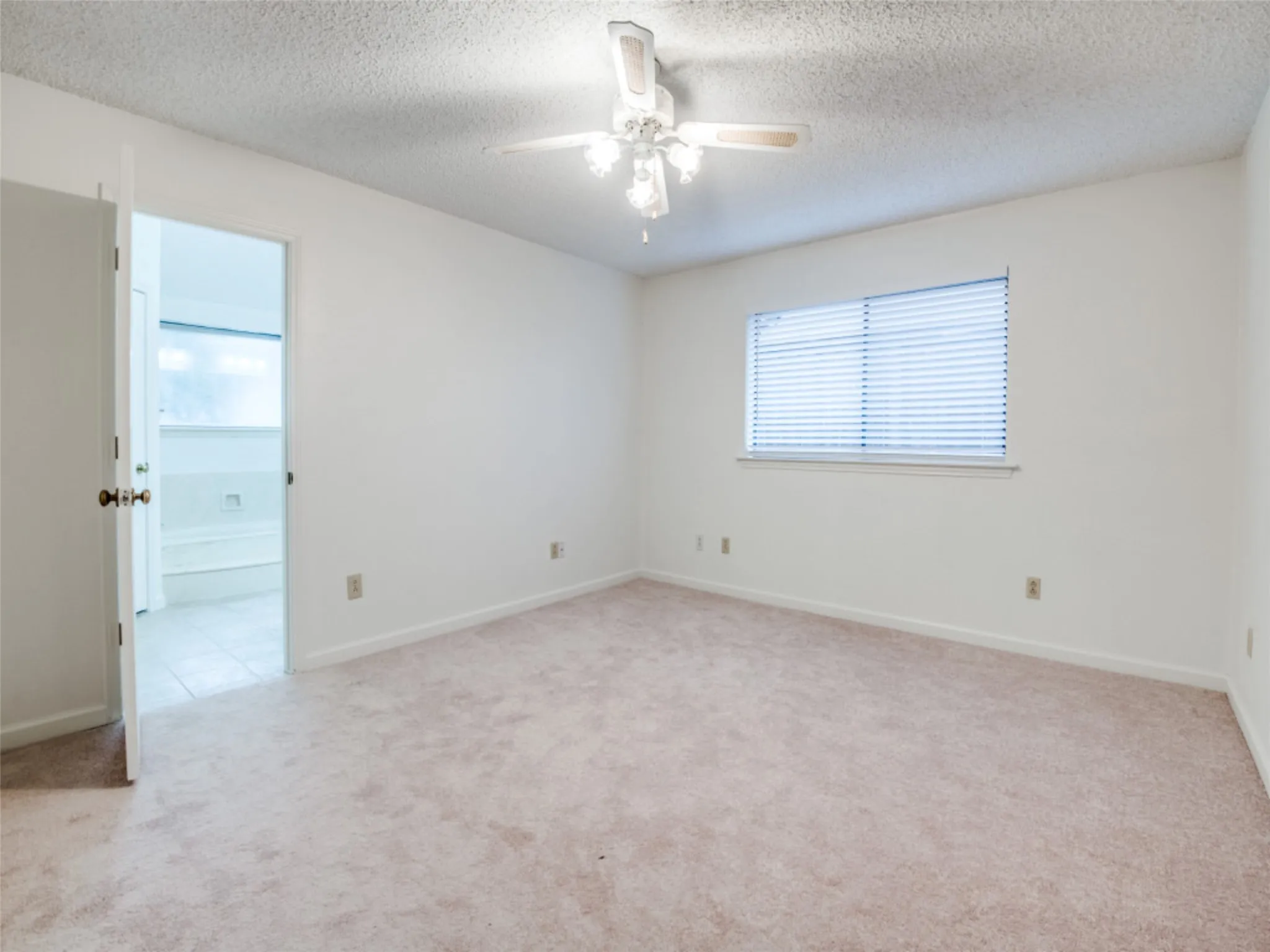 Single Family Residence For Sale in Collin County , 4525 Ringgold Lane, Plano, Texas 75093, 4 Bedroom, 2 Bathroom, 2 Garage spaces, 2,000 Sqft, built in 1984, mls#21385653, Real Estate Agent in Plano, Homes For Sale in Collin county, Homes For Sale in Plano, Realtor in Plano Texas, Real Estate Brokerage Independent Realty Texas, Luminita Cordes Realtor