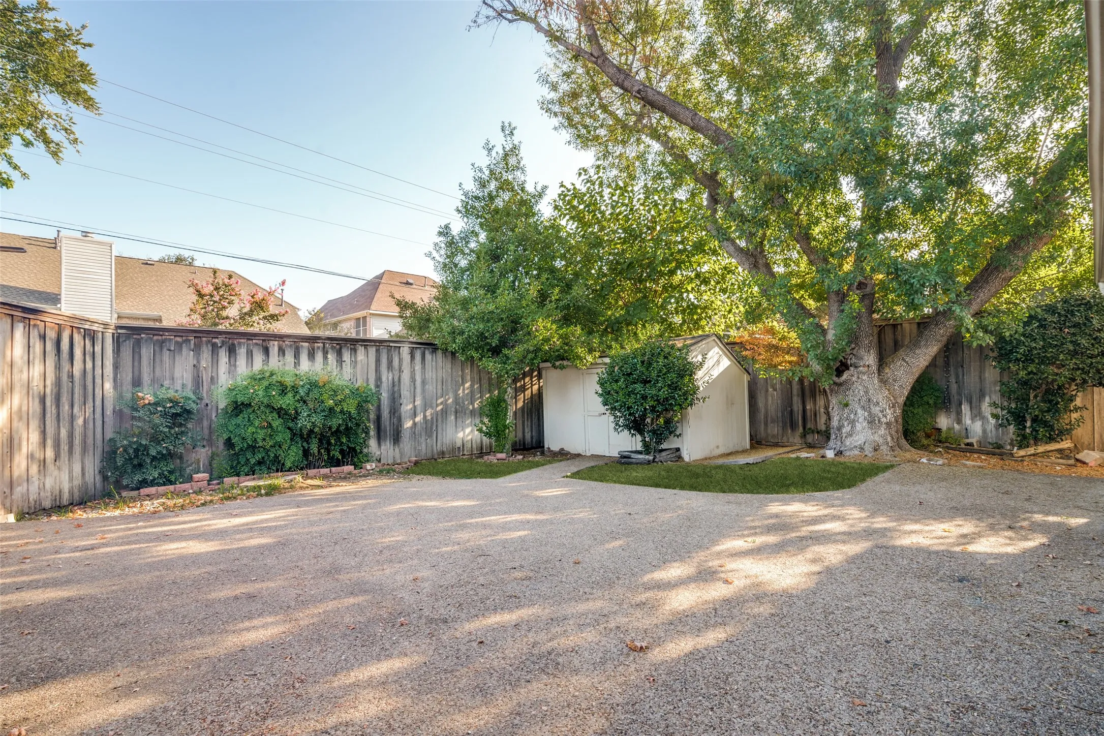 Single Family Residence For Sale in Collin County , 4525 Ringgold Lane, Plano, Texas 75093, 4 Bedroom, 2 Bathroom, 2 Garage spaces, 2,000 Sqft, built in 1984, mls#21385653, Real Estate Agent in Plano, Homes For Sale in Collin county, Homes For Sale in Plano, Realtor in Plano Texas, Real Estate Brokerage Independent Realty Texas, Luminita Cordes Realtor