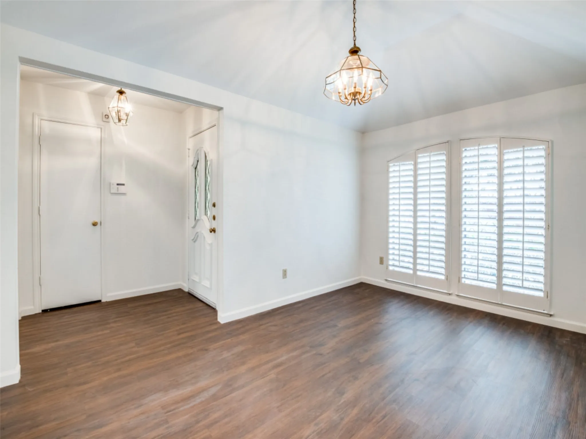 Single Family Residence For Sale in Collin County , 4525 Ringgold Lane, Plano, Texas 75093, 4 Bedroom, 2 Bathroom, 2 Garage spaces, 2,000 Sqft, built in 1984, mls#21385653, Real Estate Agent in Plano, Homes For Sale in Collin county, Homes For Sale in Plano, Realtor in Plano Texas, Real Estate Brokerage Independent Realty Texas, Luminita Cordes Realtor