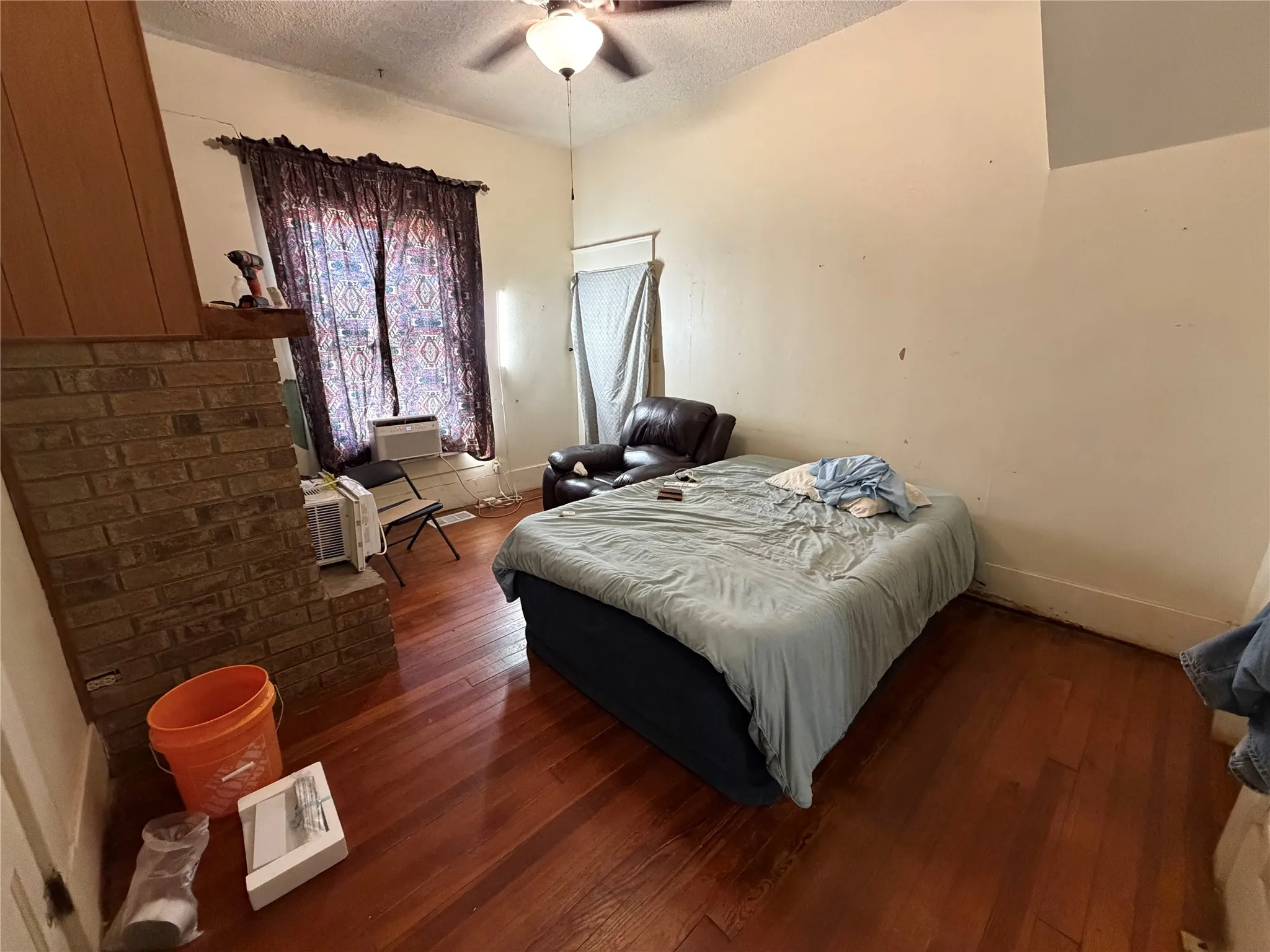 Single Family Residence For Sale in Baylor County , 401 N Stratton Street, Seymour, Texas 76380, 4 Bedroom, 3 Bathroom, 2 Garage spaces, 1,926 Sqft, built in 1925, mls#21390157, Real Estate Agent in Seymour, Homes For Sale in Baylor county, Homes For Sale in Seymour, Realtor in Seymour Texas, Real Estate Brokerage Independent Realty Texas, Luminita Cordes Realtor