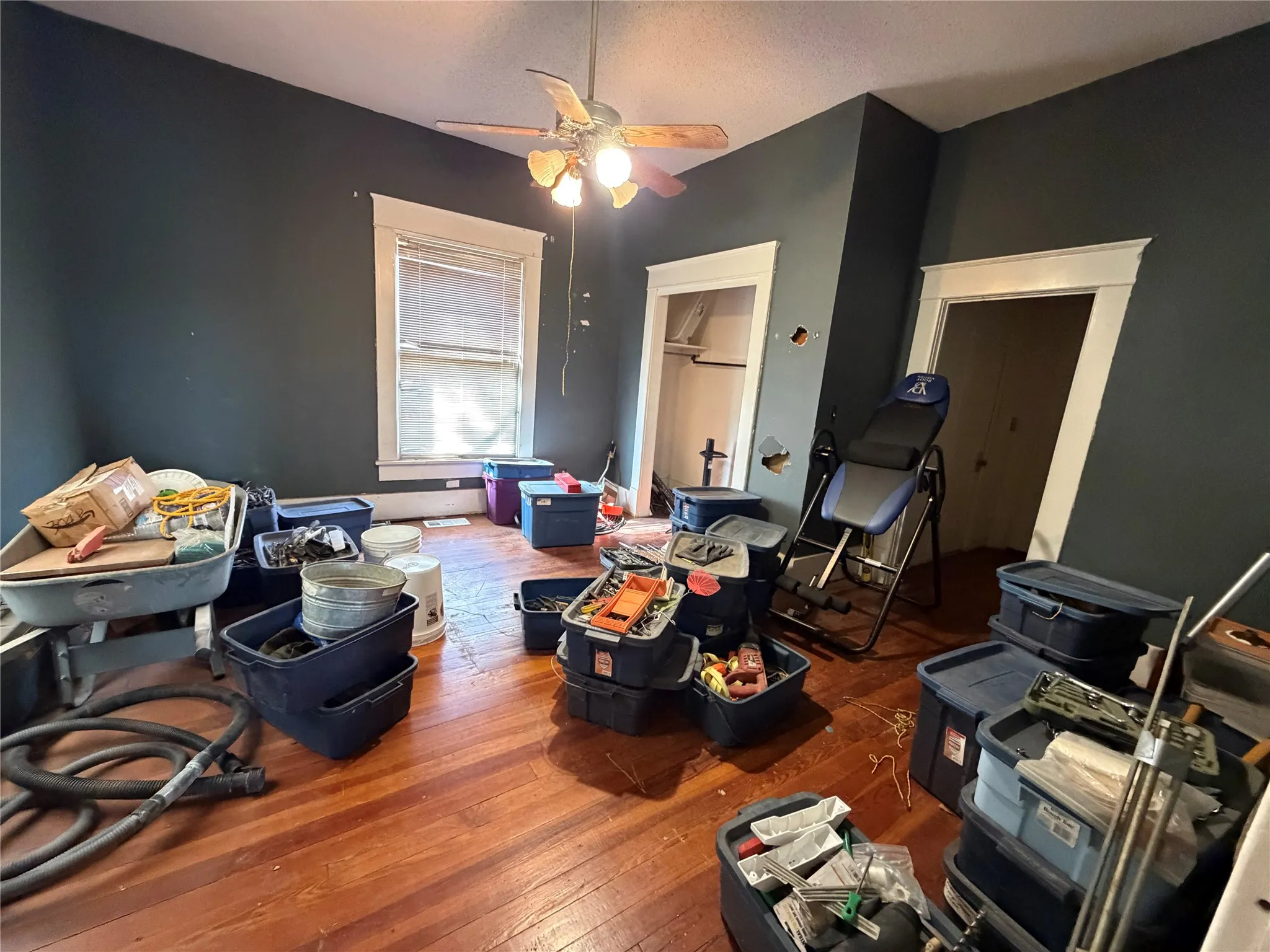 Single Family Residence For Sale in Baylor County , 401 N Stratton Street, Seymour, Texas 76380, 4 Bedroom, 3 Bathroom, 2 Garage spaces, 1,926 Sqft, built in 1925, mls#21390157, Real Estate Agent in Seymour, Homes For Sale in Baylor county, Homes For Sale in Seymour, Realtor in Seymour Texas, Real Estate Brokerage Independent Realty Texas, Luminita Cordes Realtor