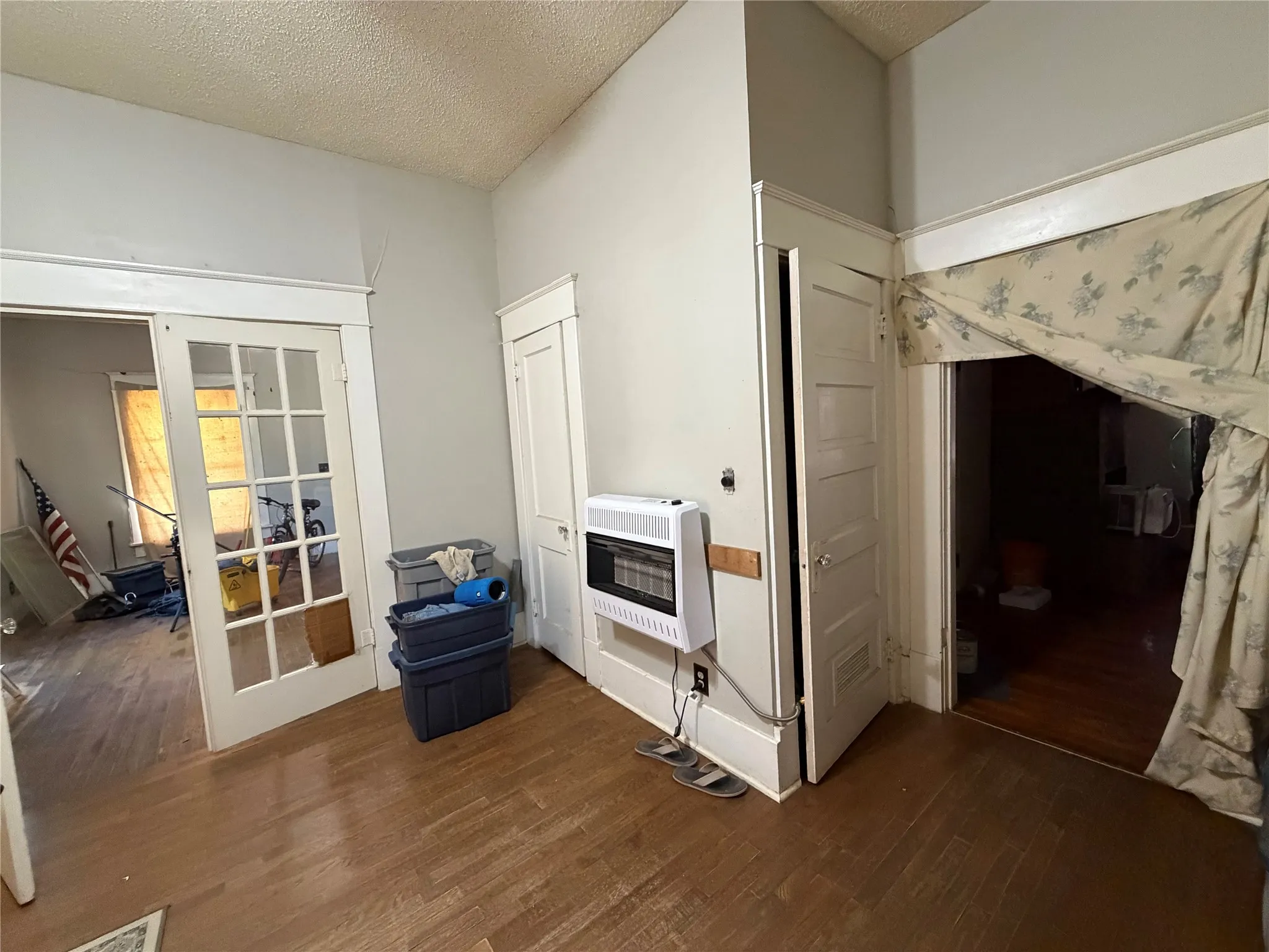 Single Family Residence For Sale in Baylor County , 401 N Stratton Street, Seymour, Texas 76380, 4 Bedroom, 3 Bathroom, 2 Garage spaces, 1,926 Sqft, built in 1925, mls#21390157, Real Estate Agent in Seymour, Homes For Sale in Baylor county, Homes For Sale in Seymour, Realtor in Seymour Texas, Real Estate Brokerage Independent Realty Texas, Luminita Cordes Realtor