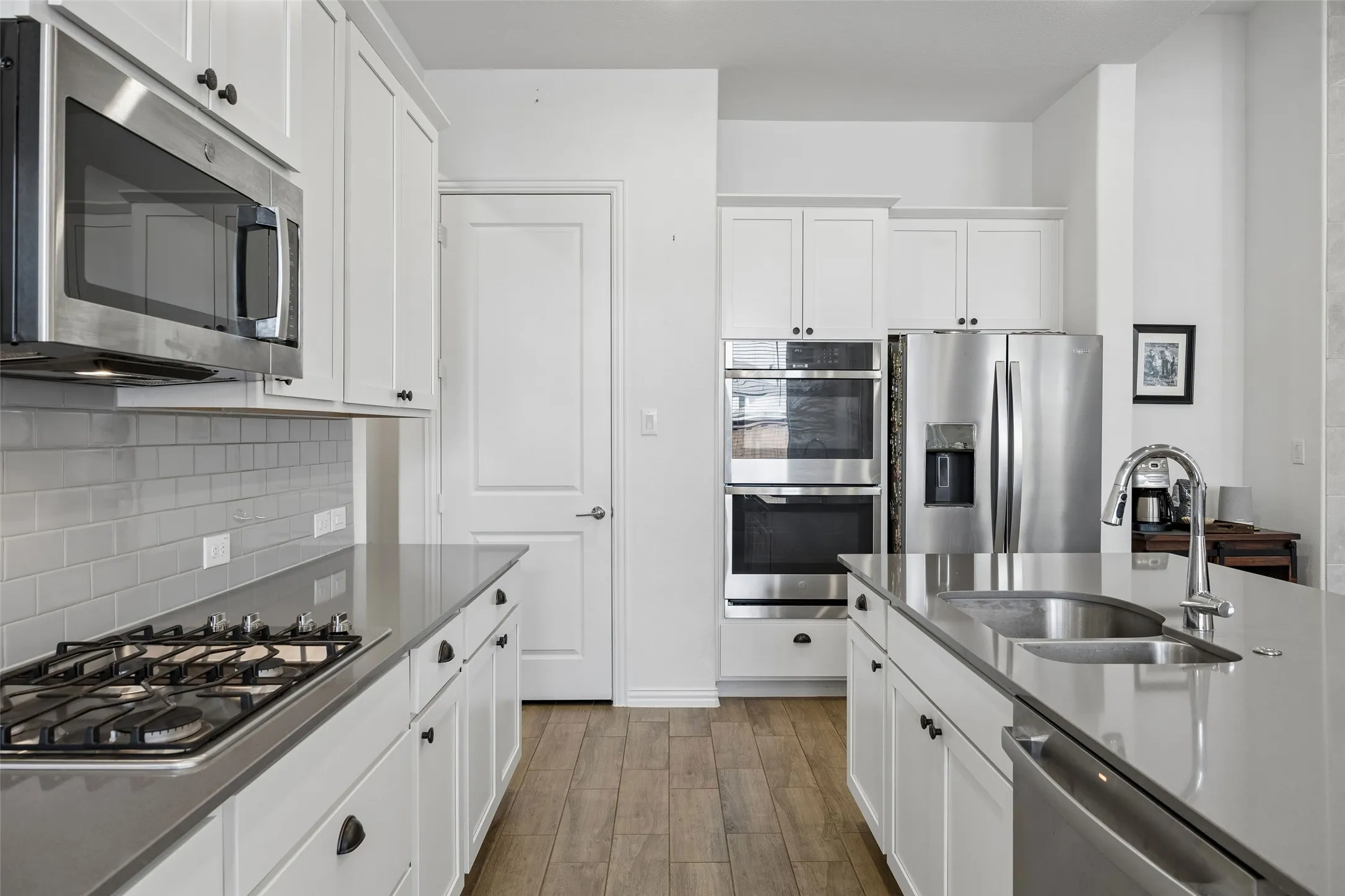 Single Family Residence For Sale in Tarrant County , 4741 Kings Garden Parkway, Arlington, Texas 76005, 2 Bedroom, 3 Bathroom, 2 Garage spaces, 1,813 Sqft, built in 2023, mls#21386129, Real Estate Agent in Arlington, Homes For Sale in Tarrant county, Homes For Sale in Arlington, Realtor in Arlington Texas, Real Estate Brokerage Independent Realty Texas, Luminita Cordes Realtor