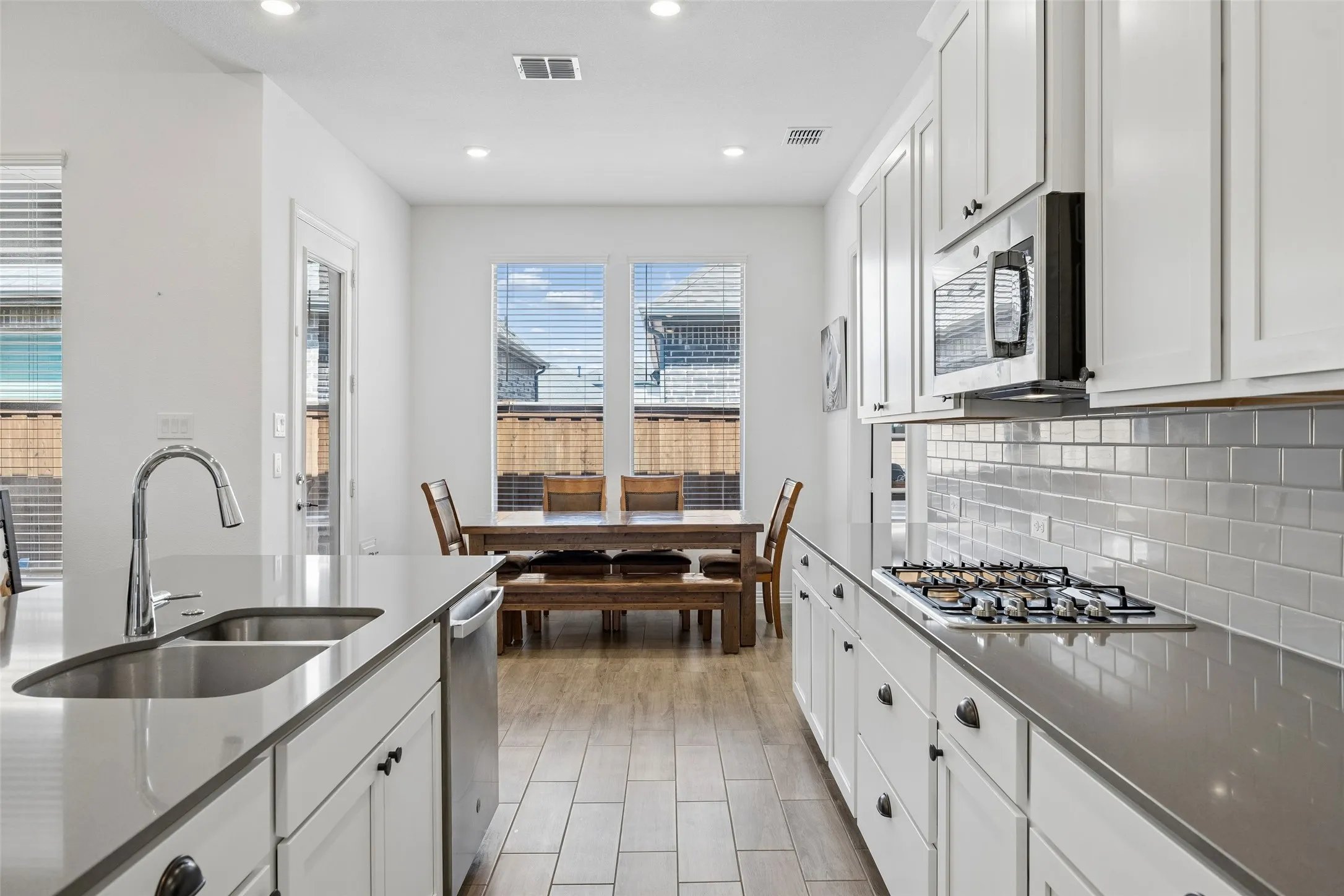 Single Family Residence For Sale in Tarrant County , 4741 Kings Garden Parkway, Arlington, Texas 76005, 2 Bedroom, 3 Bathroom, 2 Garage spaces, 1,813 Sqft, built in 2023, mls#21386129, Real Estate Agent in Arlington, Homes For Sale in Tarrant county, Homes For Sale in Arlington, Realtor in Arlington Texas, Real Estate Brokerage Independent Realty Texas, Luminita Cordes Realtor