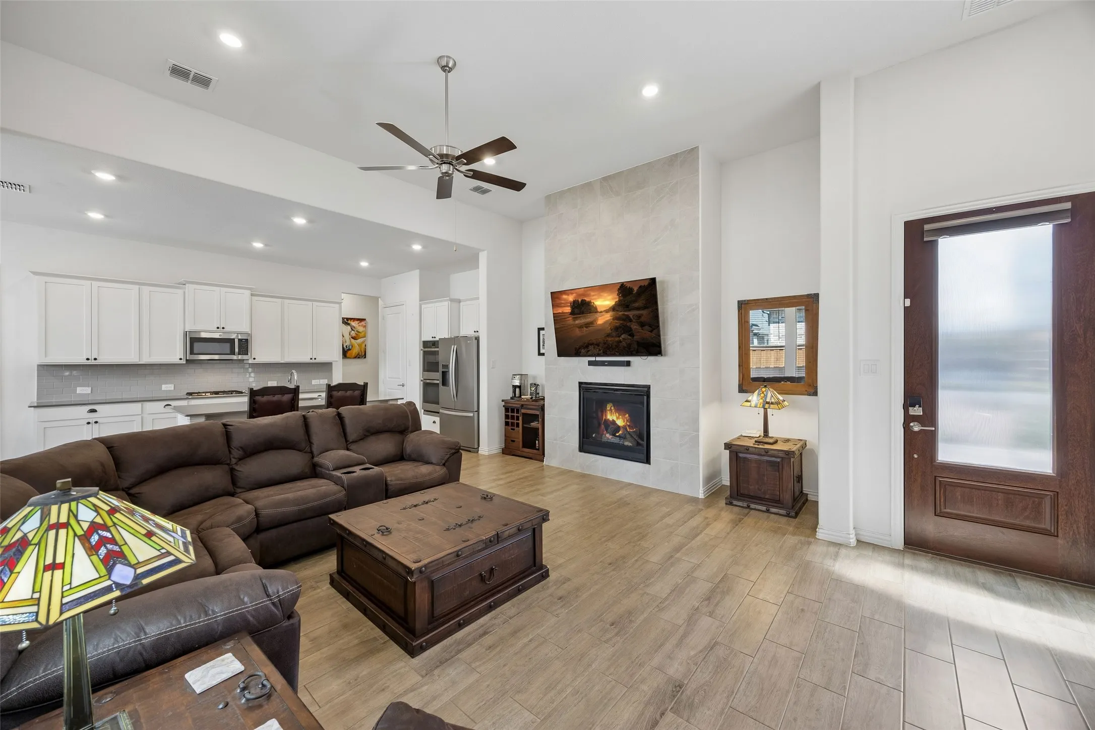 Single Family Residence For Sale in Tarrant County , 4741 Kings Garden Parkway, Arlington, Texas 76005, 2 Bedroom, 3 Bathroom, 2 Garage spaces, 1,813 Sqft, built in 2023, mls#21386129, Real Estate Agent in Arlington, Homes For Sale in Tarrant county, Homes For Sale in Arlington, Realtor in Arlington Texas, Real Estate Brokerage Independent Realty Texas, Luminita Cordes Realtor