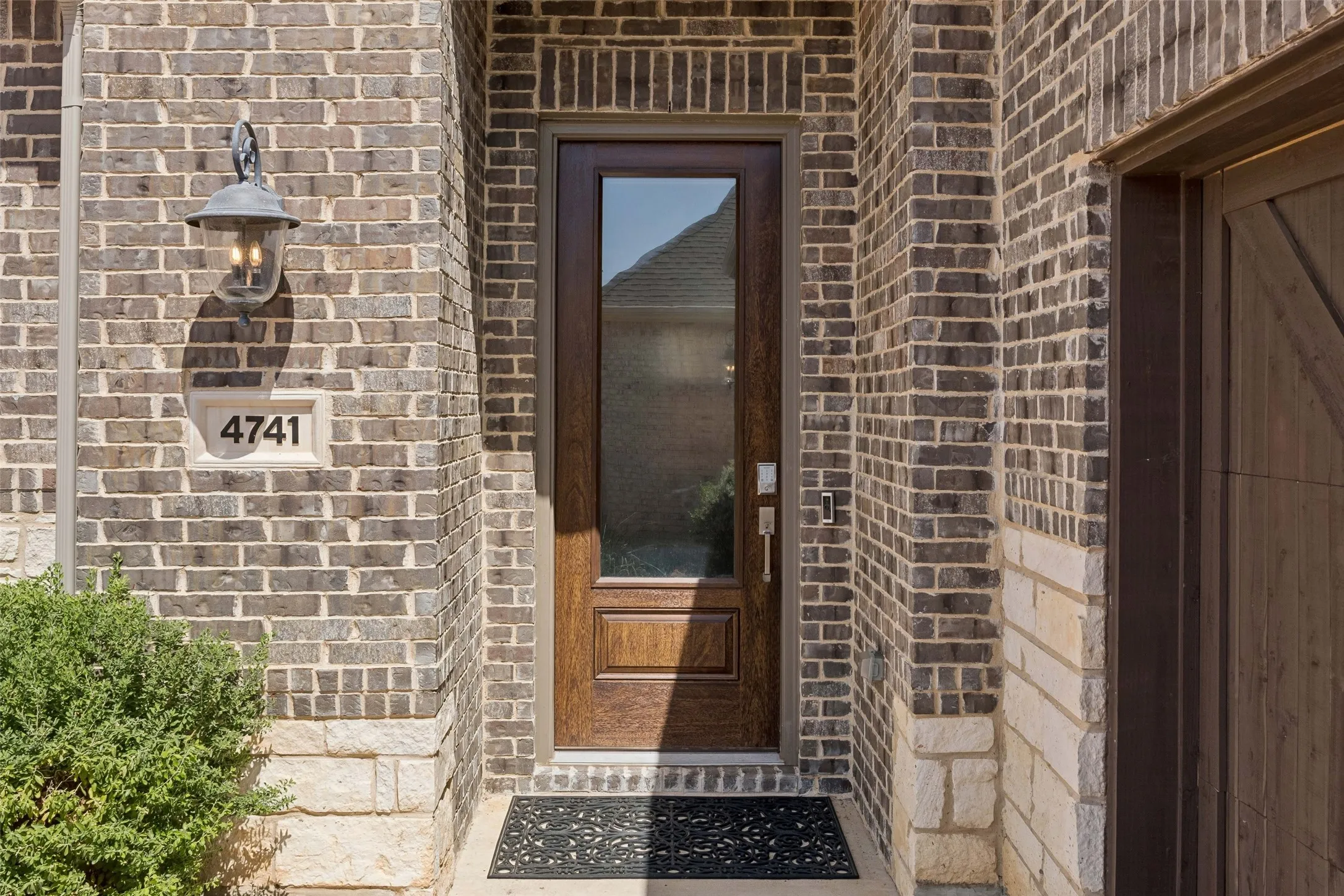 Single Family Residence For Sale in Tarrant County , 4741 Kings Garden Parkway, Arlington, Texas 76005, 2 Bedroom, 3 Bathroom, 2 Garage spaces, 1,813 Sqft, built in 2023, mls#21386129, Real Estate Agent in Arlington, Homes For Sale in Tarrant county, Homes For Sale in Arlington, Realtor in Arlington Texas, Real Estate Brokerage Independent Realty Texas, Luminita Cordes Realtor