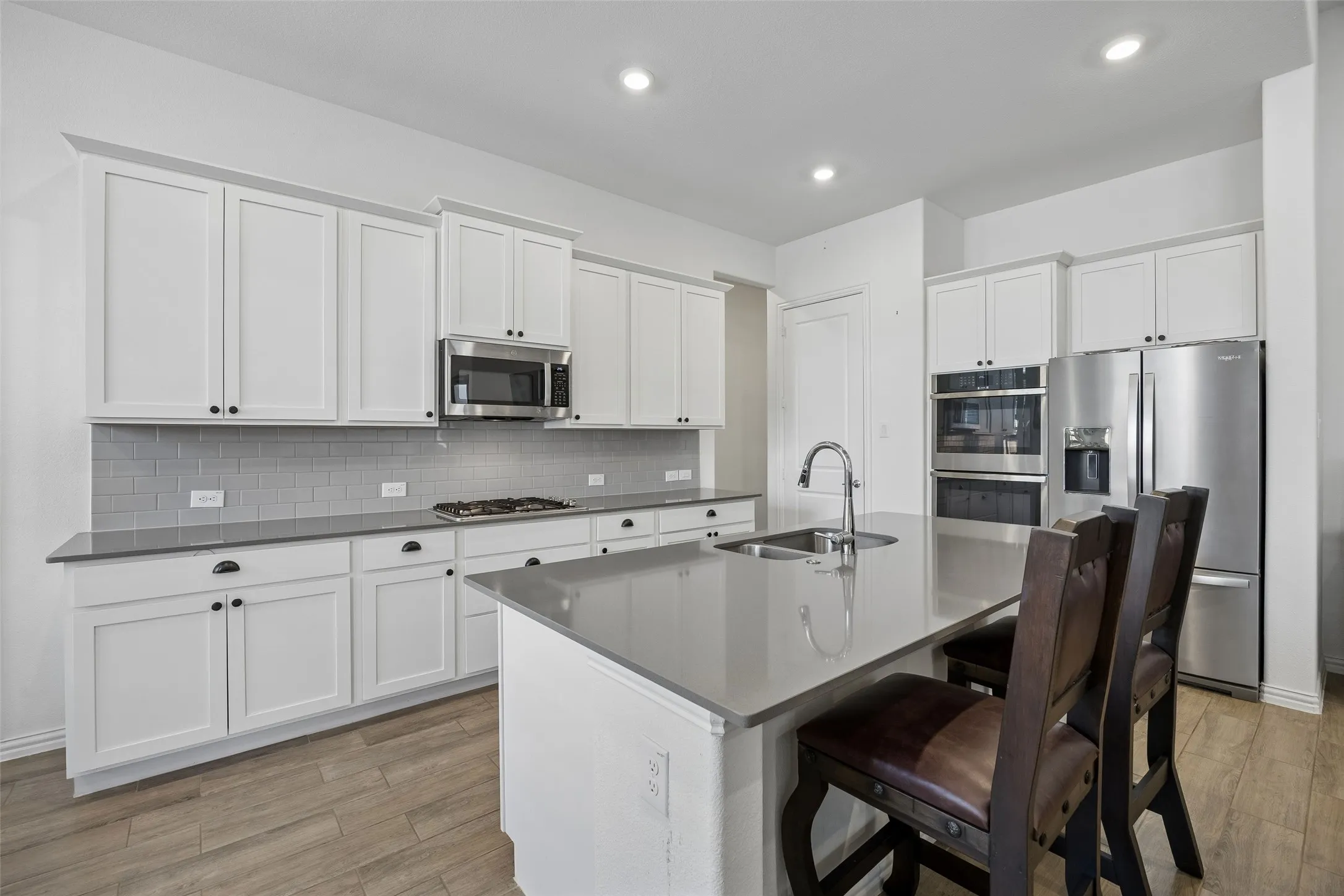 Single Family Residence For Sale in Tarrant County , 4741 Kings Garden Parkway, Arlington, Texas 76005, 2 Bedroom, 3 Bathroom, 2 Garage spaces, 1,813 Sqft, built in 2023, mls#21386129, Real Estate Agent in Arlington, Homes For Sale in Tarrant county, Homes For Sale in Arlington, Realtor in Arlington Texas, Real Estate Brokerage Independent Realty Texas, Luminita Cordes Realtor