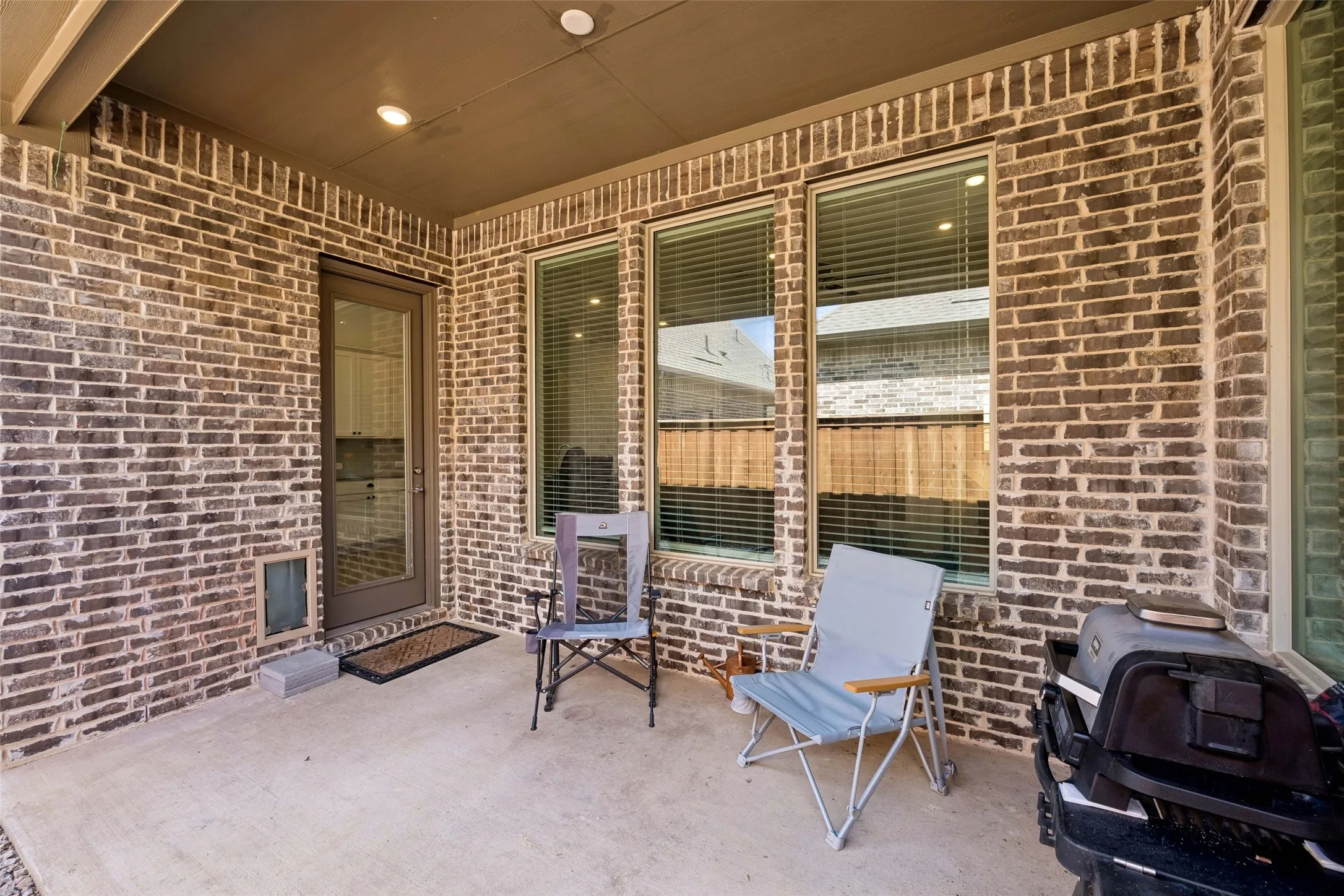Single Family Residence For Sale in Tarrant County , 4741 Kings Garden Parkway, Arlington, Texas 76005, 2 Bedroom, 3 Bathroom, 2 Garage spaces, 1,813 Sqft, built in 2023, mls#21386129, Real Estate Agent in Arlington, Homes For Sale in Tarrant county, Homes For Sale in Arlington, Realtor in Arlington Texas, Real Estate Brokerage Independent Realty Texas, Luminita Cordes Realtor