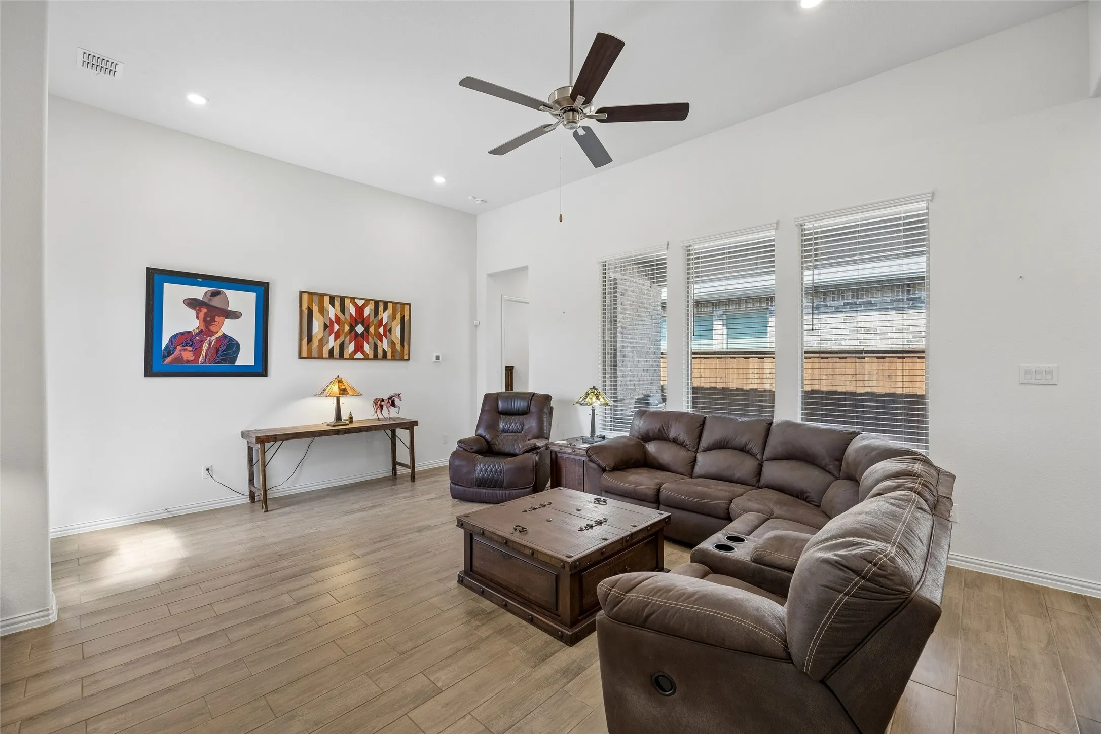 Single Family Residence For Sale in Tarrant County , 4741 Kings Garden Parkway, Arlington, Texas 76005, 2 Bedroom, 3 Bathroom, 2 Garage spaces, 1,813 Sqft, built in 2023, mls#21386129, Real Estate Agent in Arlington, Homes For Sale in Tarrant county, Homes For Sale in Arlington, Realtor in Arlington Texas, Real Estate Brokerage Independent Realty Texas, Luminita Cordes Realtor