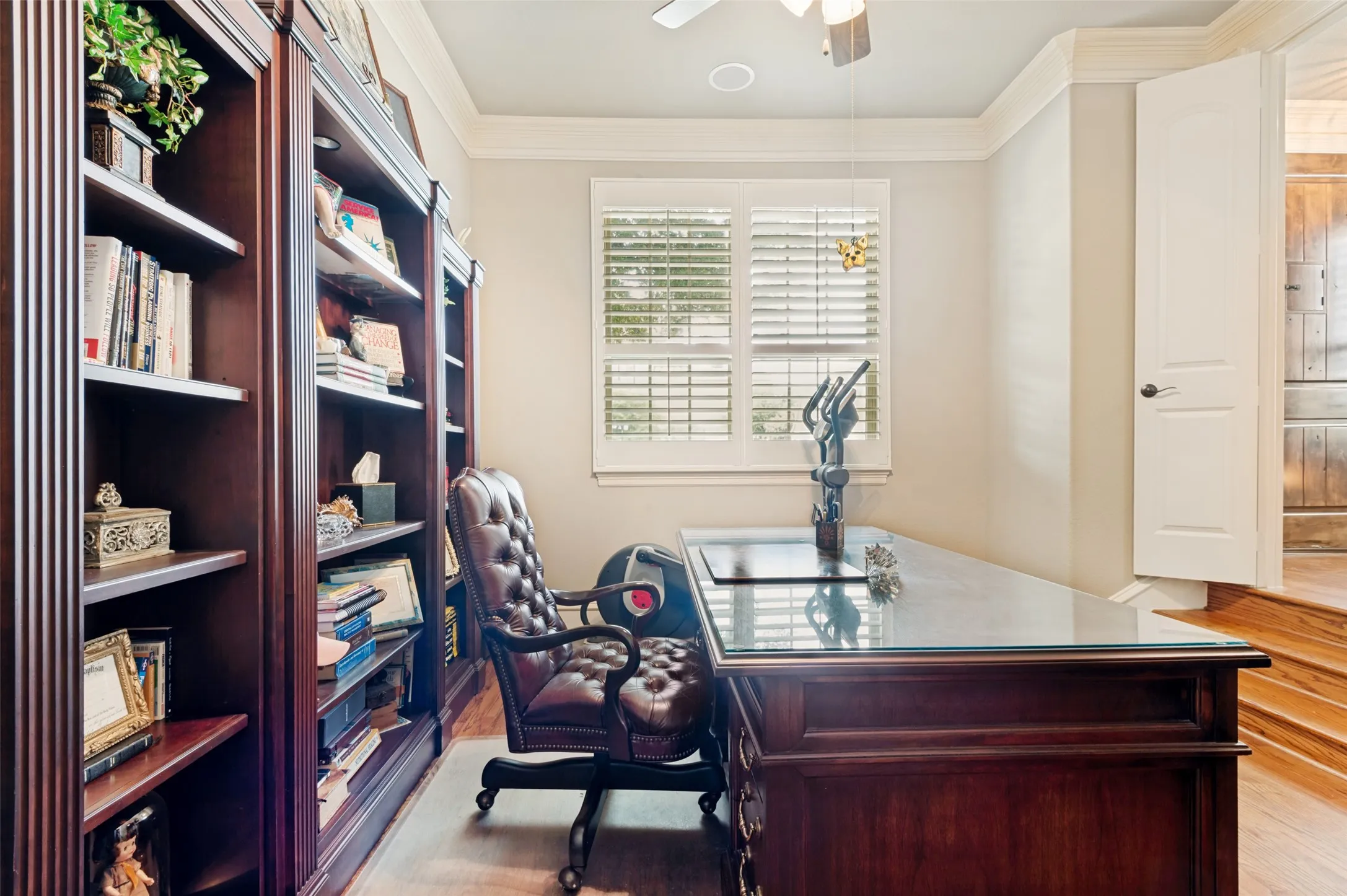 Townhouse For Sale in Dallas County , 4021 Winsor Drive, Farmers Branch, Texas 75244, 3 Bedroom, 4 Bathroom, 2 Garage spaces, 2,149 Sqft, built in 2007, mls#21389958, Real Estate Agent in Farmers Branch, Homes For Sale in Dallas county, Homes For Sale in Farmers Branch, Realtor in Farmers Branch Texas, Real Estate Brokerage Independent Realty Texas, Luminita Cordes Realtor