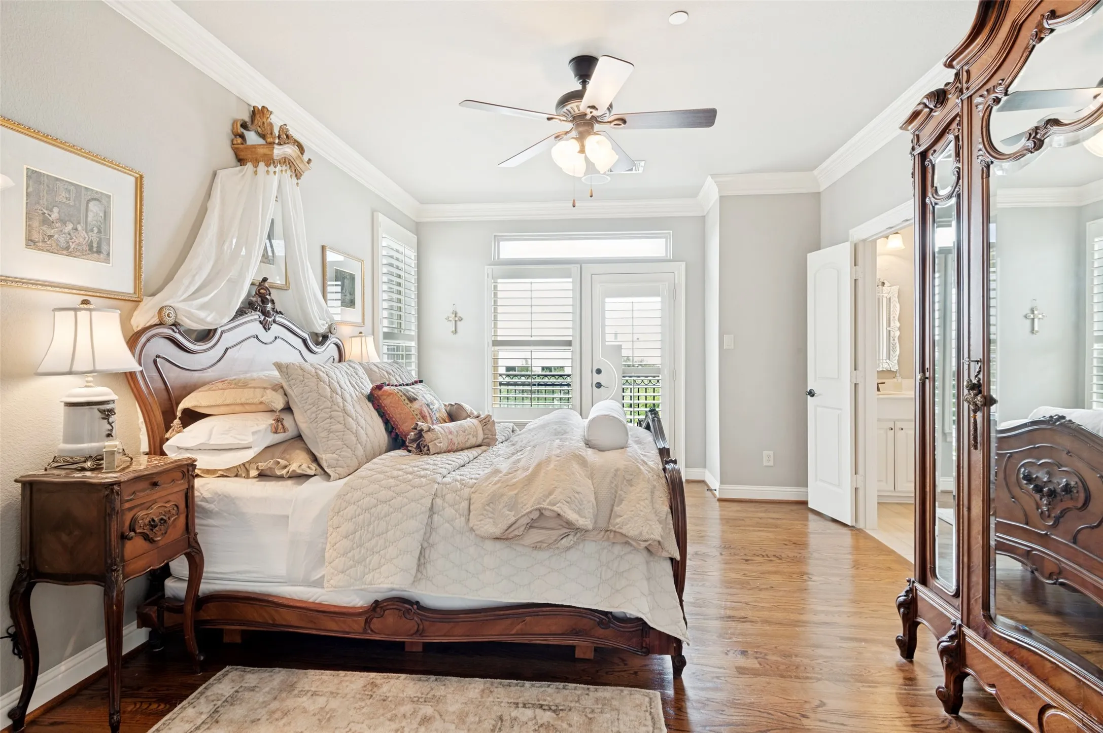 Townhouse For Sale in Dallas County , 4021 Winsor Drive, Farmers Branch, Texas 75244, 3 Bedroom, 4 Bathroom, 2 Garage spaces, 2,149 Sqft, built in 2007, mls#21389958, Real Estate Agent in Farmers Branch, Homes For Sale in Dallas county, Homes For Sale in Farmers Branch, Realtor in Farmers Branch Texas, Real Estate Brokerage Independent Realty Texas, Luminita Cordes Realtor