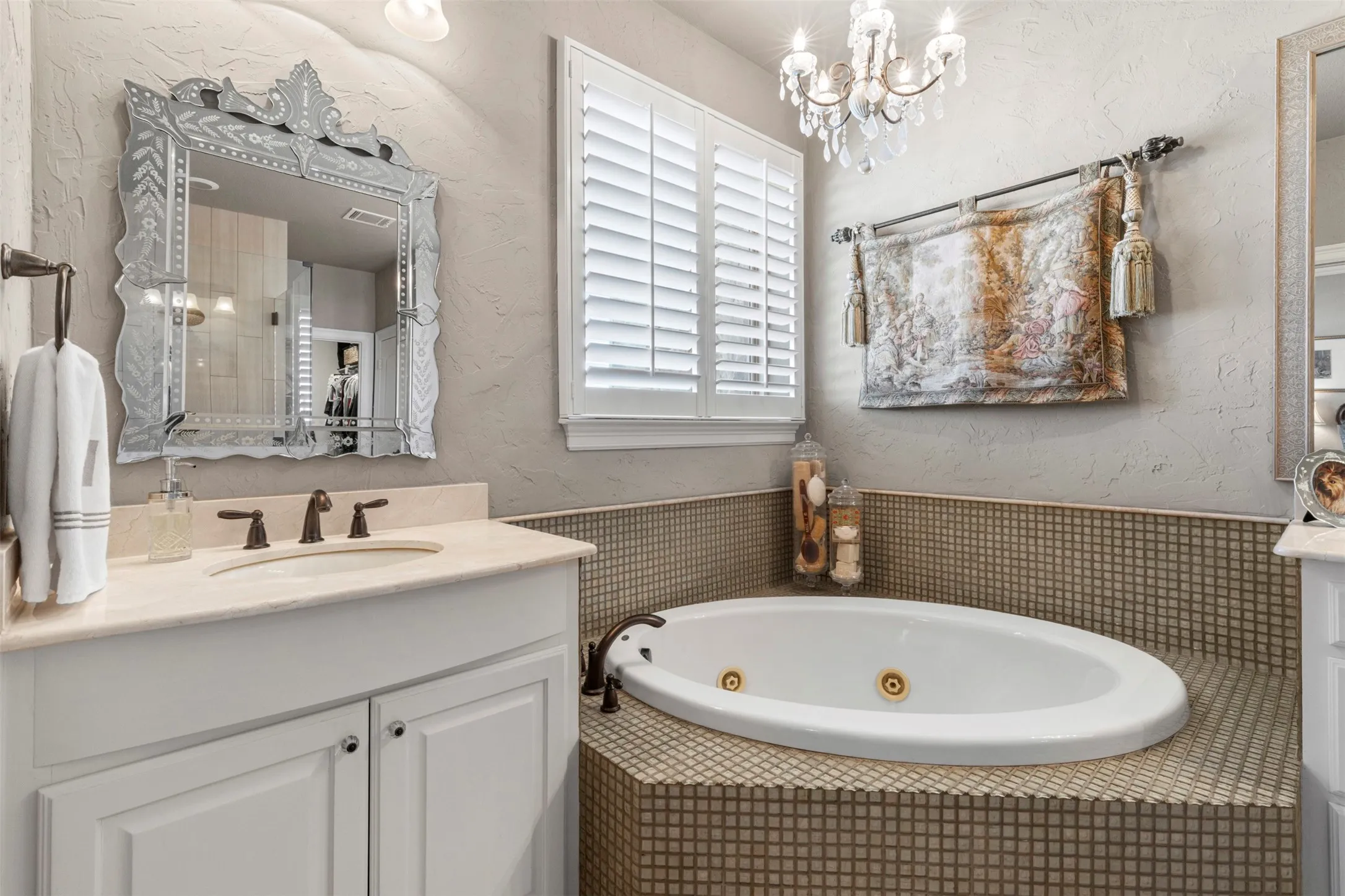 Townhouse For Sale in Dallas County , 4021 Winsor Drive, Farmers Branch, Texas 75244, 3 Bedroom, 4 Bathroom, 2 Garage spaces, 2,149 Sqft, built in 2007, mls#21389958, Real Estate Agent in Farmers Branch, Homes For Sale in Dallas county, Homes For Sale in Farmers Branch, Realtor in Farmers Branch Texas, Real Estate Brokerage Independent Realty Texas, Luminita Cordes Realtor