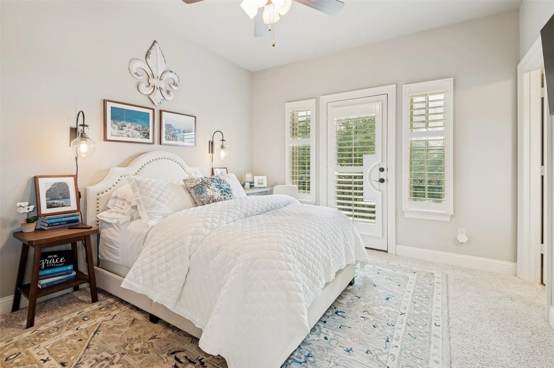 Townhouse For Sale in Dallas County , 4021 Winsor Drive, Farmers Branch, Texas 75244, 3 Bedroom, 4 Bathroom, 2 Garage spaces, 2,149 Sqft, built in 2007, mls#21389958, Real Estate Agent in Farmers Branch, Homes For Sale in Dallas county, Homes For Sale in Farmers Branch, Realtor in Farmers Branch Texas, Real Estate Brokerage Independent Realty Texas, Luminita Cordes Realtor