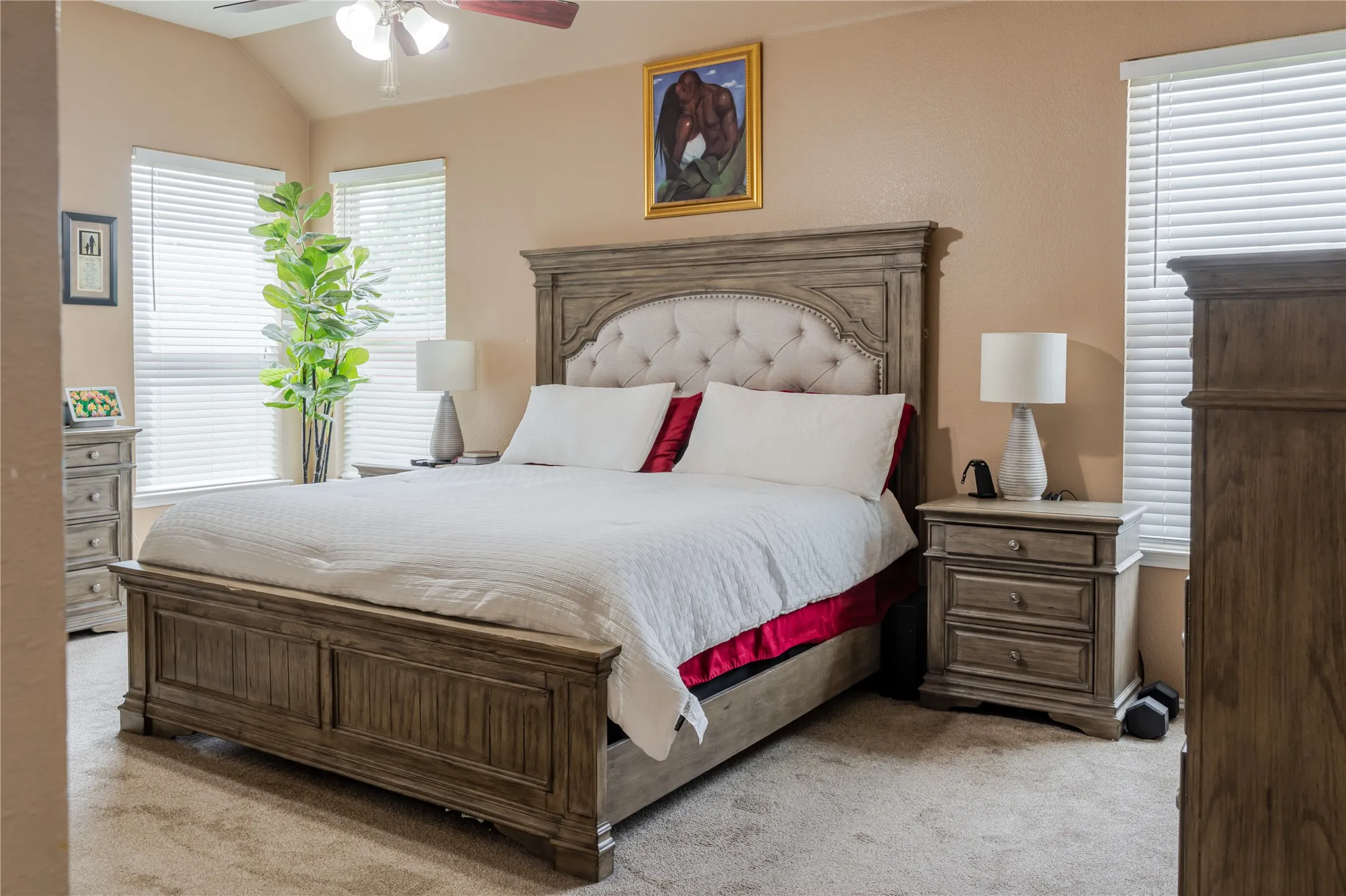 Single Family Residence For Sale in Tarrant County , 419 Kingfisher Lane, Arlington, Texas 76002, 4 Bedroom, 3 Bathroom, 2 Garage spaces, 3,530 Sqft, built in 2002, mls#21390164, Real Estate Agent in Arlington, Homes For Sale in Tarrant county, Homes For Sale in Arlington, Realtor in Arlington Texas, Real Estate Brokerage Independent Realty Texas, Luminita Cordes Realtor