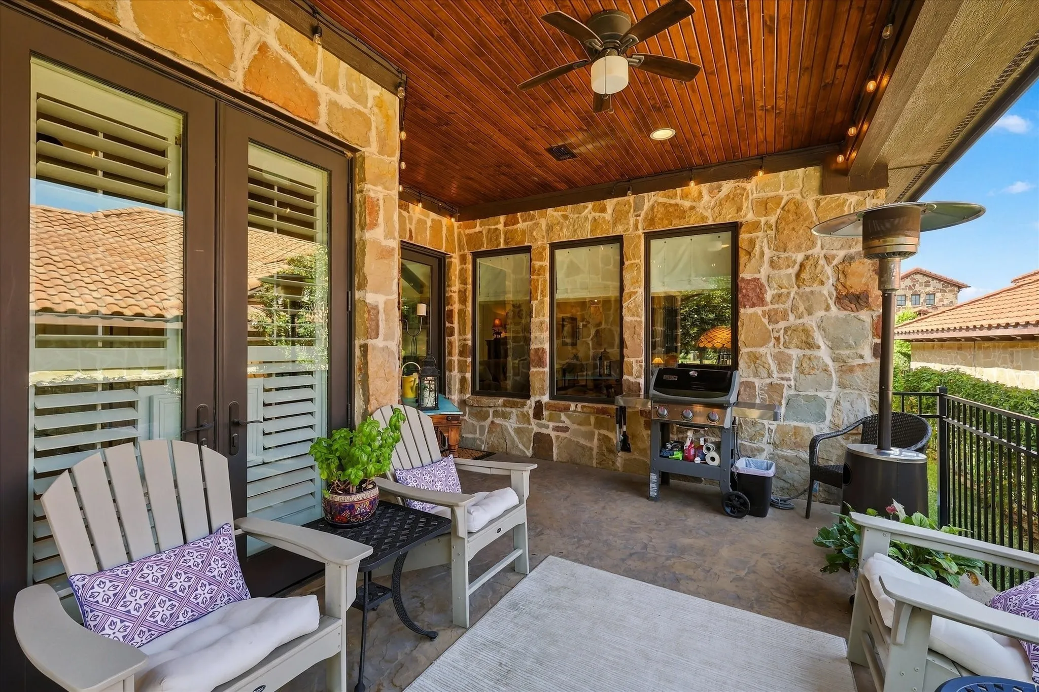 Single Family Residence For Sale in Denton County , 2912 Siena Drive, Denton, Texas 76210, 2 Bedroom, 2 Bathroom, 2 Garage spaces, 2,189 Sqft, built in 2012, mls#21389013, Real Estate Agent in Denton, Homes For Sale in Denton county, Homes For Sale in Denton, Realtor in Denton Texas, Real Estate Brokerage Independent Realty Texas, Luminita Cordes Realtor