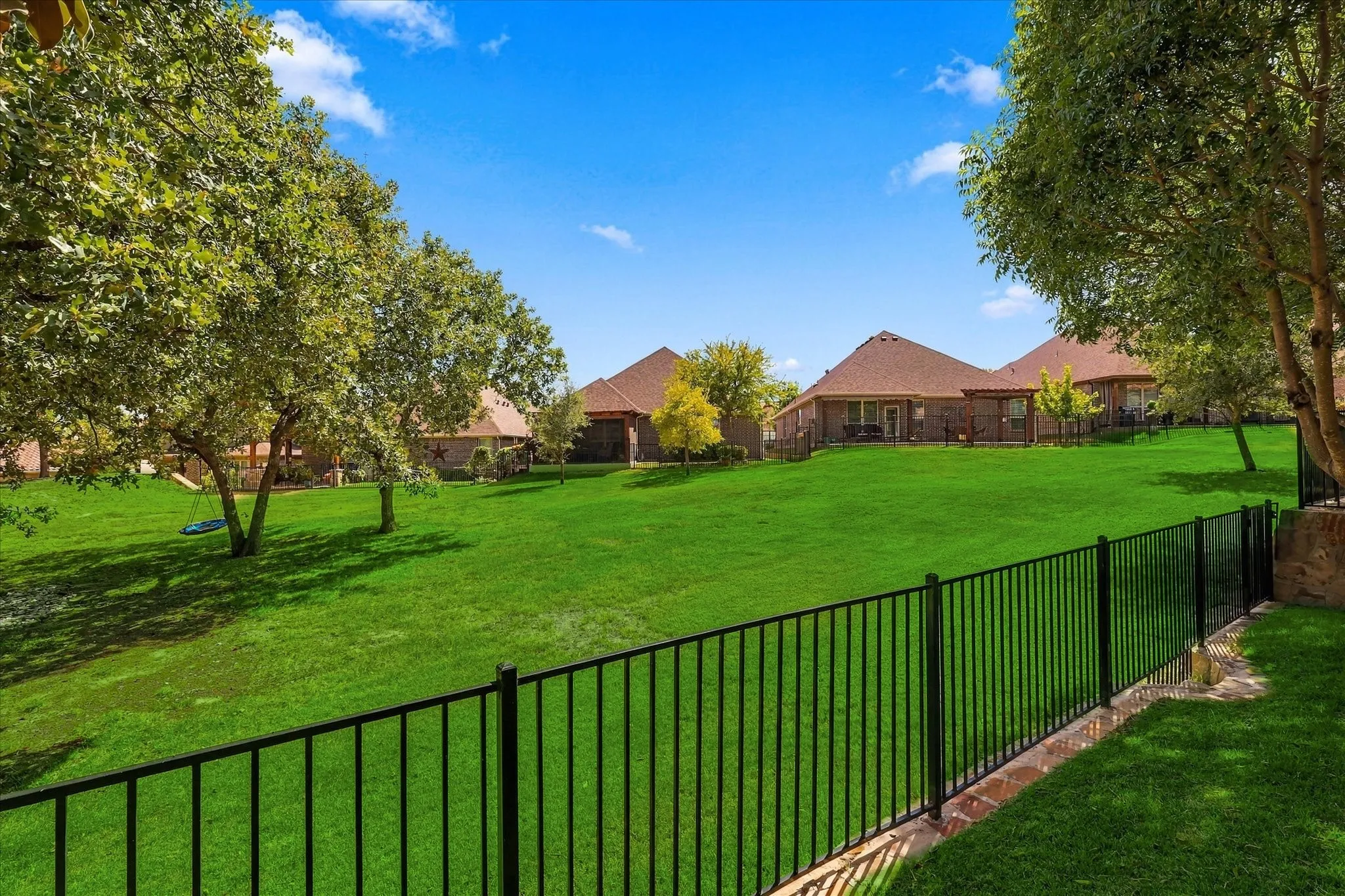 Single Family Residence For Sale in Denton County , 2912 Siena Drive, Denton, Texas 76210, 2 Bedroom, 2 Bathroom, 2 Garage spaces, 2,189 Sqft, built in 2012, mls#21389013, Real Estate Agent in Denton, Homes For Sale in Denton county, Homes For Sale in Denton, Realtor in Denton Texas, Real Estate Brokerage Independent Realty Texas, Luminita Cordes Realtor