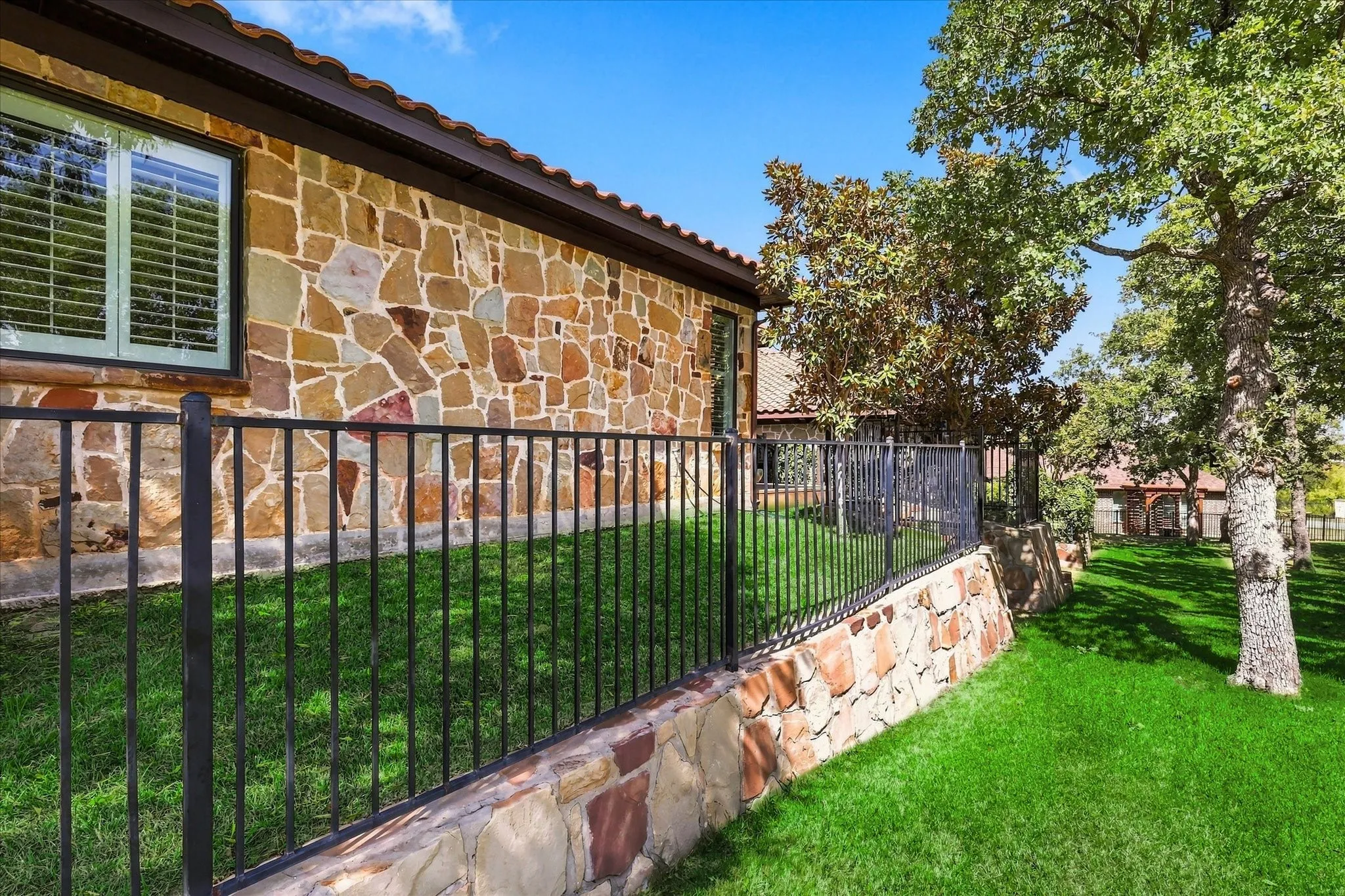 Single Family Residence For Sale in Denton County , 2912 Siena Drive, Denton, Texas 76210, 2 Bedroom, 2 Bathroom, 2 Garage spaces, 2,189 Sqft, built in 2012, mls#21389013, Real Estate Agent in Denton, Homes For Sale in Denton county, Homes For Sale in Denton, Realtor in Denton Texas, Real Estate Brokerage Independent Realty Texas, Luminita Cordes Realtor