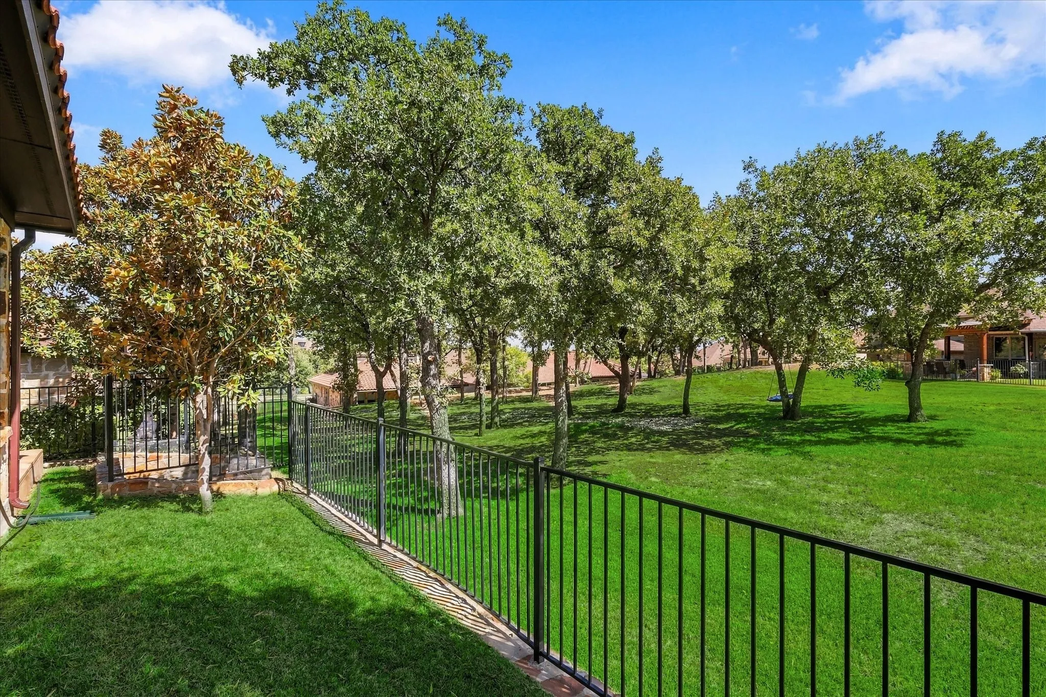 Single Family Residence For Sale in Denton County , 2912 Siena Drive, Denton, Texas 76210, 2 Bedroom, 2 Bathroom, 2 Garage spaces, 2,189 Sqft, built in 2012, mls#21389013, Real Estate Agent in Denton, Homes For Sale in Denton county, Homes For Sale in Denton, Realtor in Denton Texas, Real Estate Brokerage Independent Realty Texas, Luminita Cordes Realtor