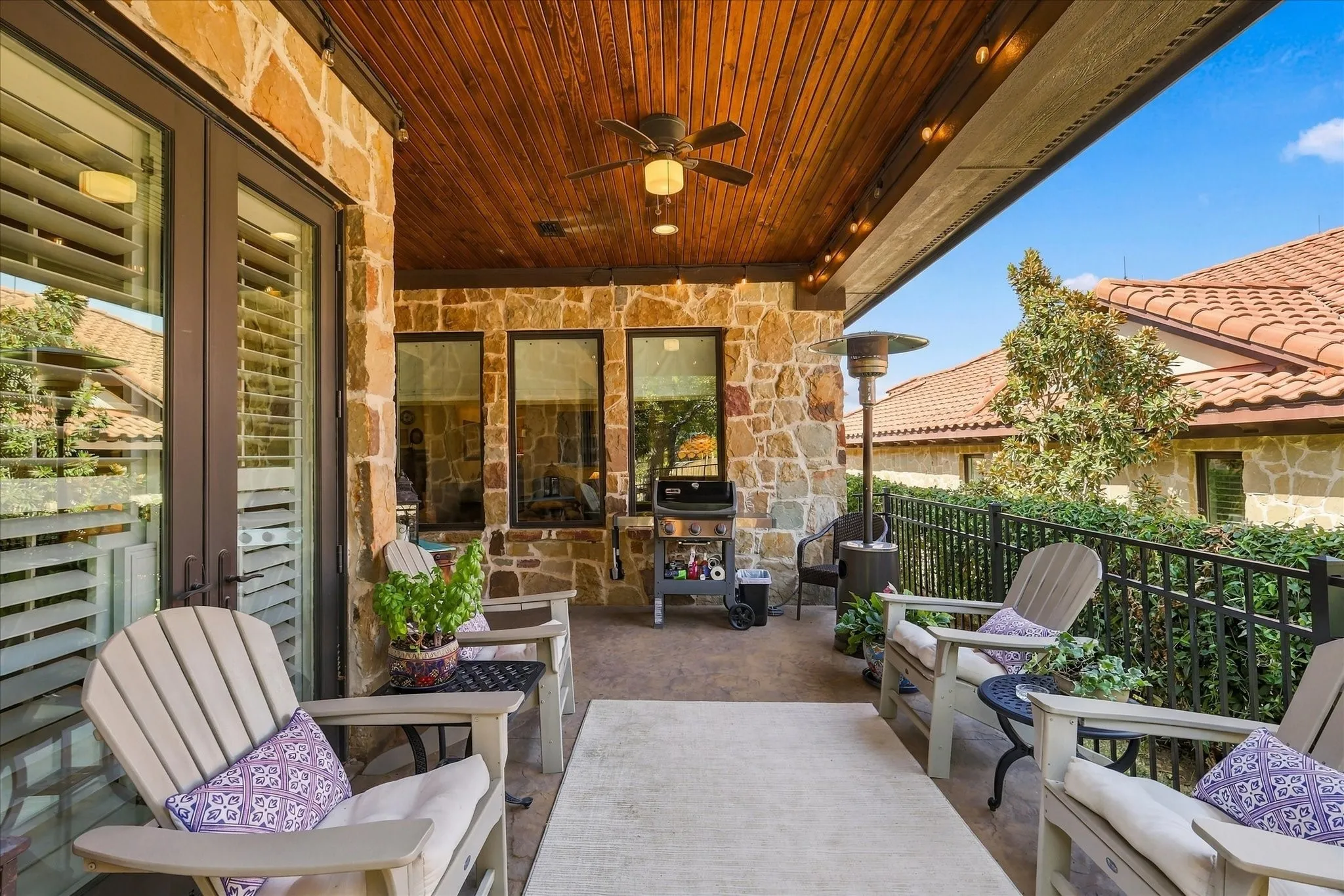 Single Family Residence For Sale in Denton County , 2912 Siena Drive, Denton, Texas 76210, 2 Bedroom, 2 Bathroom, 2 Garage spaces, 2,189 Sqft, built in 2012, mls#21389013, Real Estate Agent in Denton, Homes For Sale in Denton county, Homes For Sale in Denton, Realtor in Denton Texas, Real Estate Brokerage Independent Realty Texas, Luminita Cordes Realtor