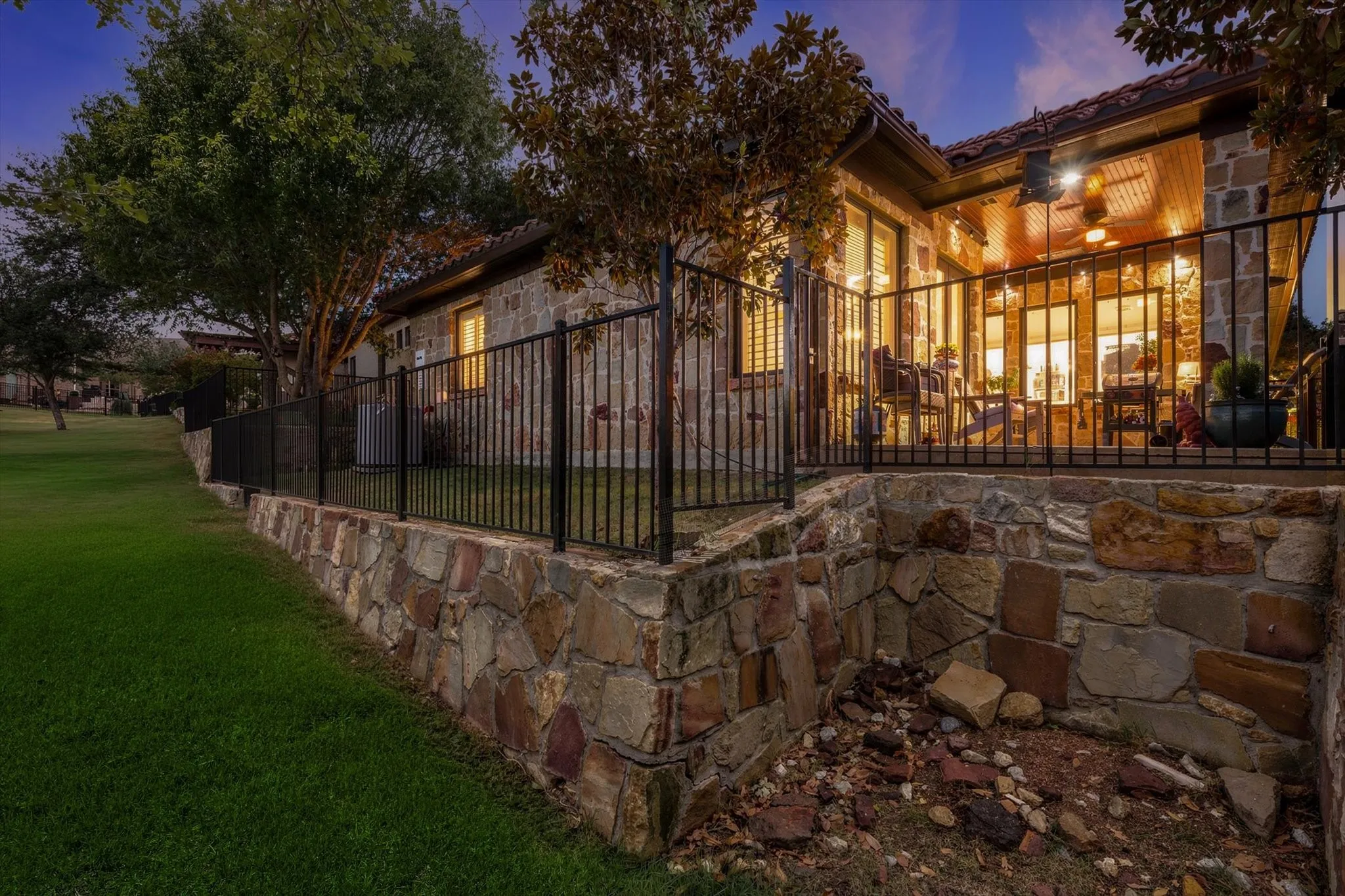 Single Family Residence For Sale in Denton County , 2912 Siena Drive, Denton, Texas 76210, 2 Bedroom, 2 Bathroom, 2 Garage spaces, 2,189 Sqft, built in 2012, mls#21389013, Real Estate Agent in Denton, Homes For Sale in Denton county, Homes For Sale in Denton, Realtor in Denton Texas, Real Estate Brokerage Independent Realty Texas, Luminita Cordes Realtor