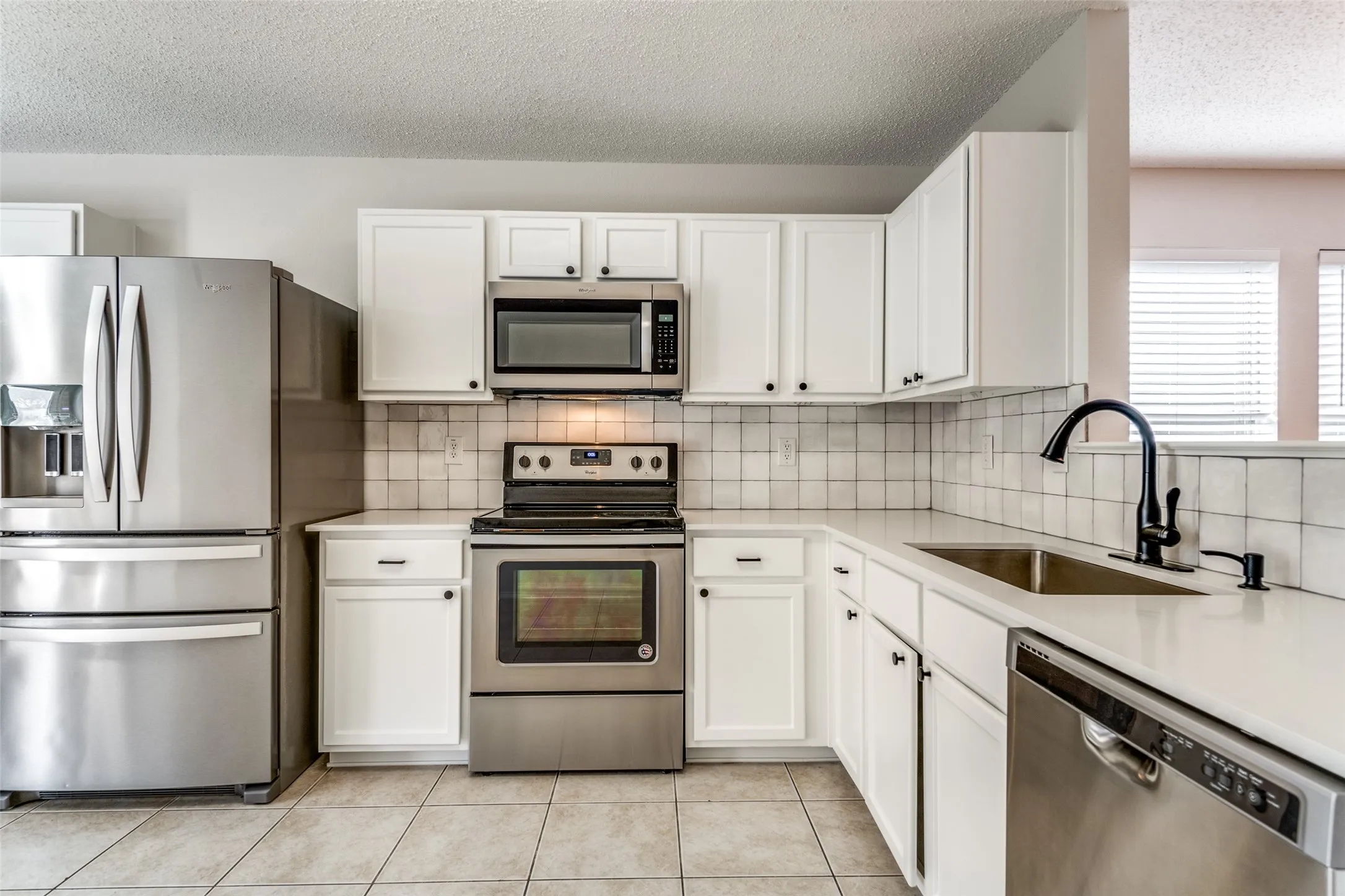 Single Family Residence For Rent in Denton County , 2709 Cedar Crest Drive, Little Elm, Texas 75068, 3 Bedroom, 2 Bathroom, 2 Garage spaces, 1,868 Sqft, built in 2002, mls#21389980, Real Estate Agent in Little Elm, Homes For Rent in Denton county, Homes For Rent in Little Elm, Realtor in Little Elm Texas, Real Estate Brokerage Independent Realty Texas, Luminita Cordes Realtor