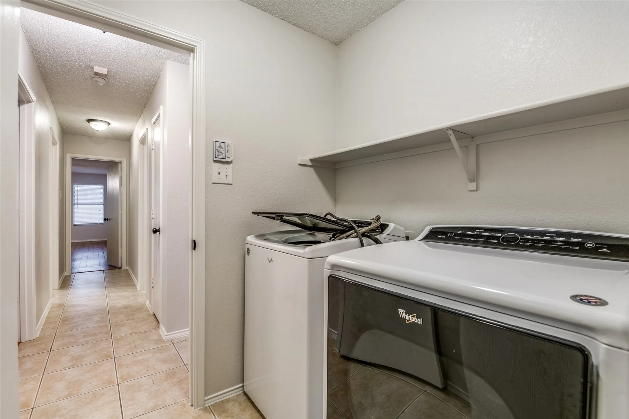 Single Family Residence For Rent in Denton County , 2709 Cedar Crest Drive, Little Elm, Texas 75068, 3 Bedroom, 2 Bathroom, 2 Garage spaces, 1,868 Sqft, built in 2002, mls#21389980, Real Estate Agent in Little Elm, Homes For Rent in Denton county, Homes For Rent in Little Elm, Realtor in Little Elm Texas, Real Estate Brokerage Independent Realty Texas, Luminita Cordes Realtor