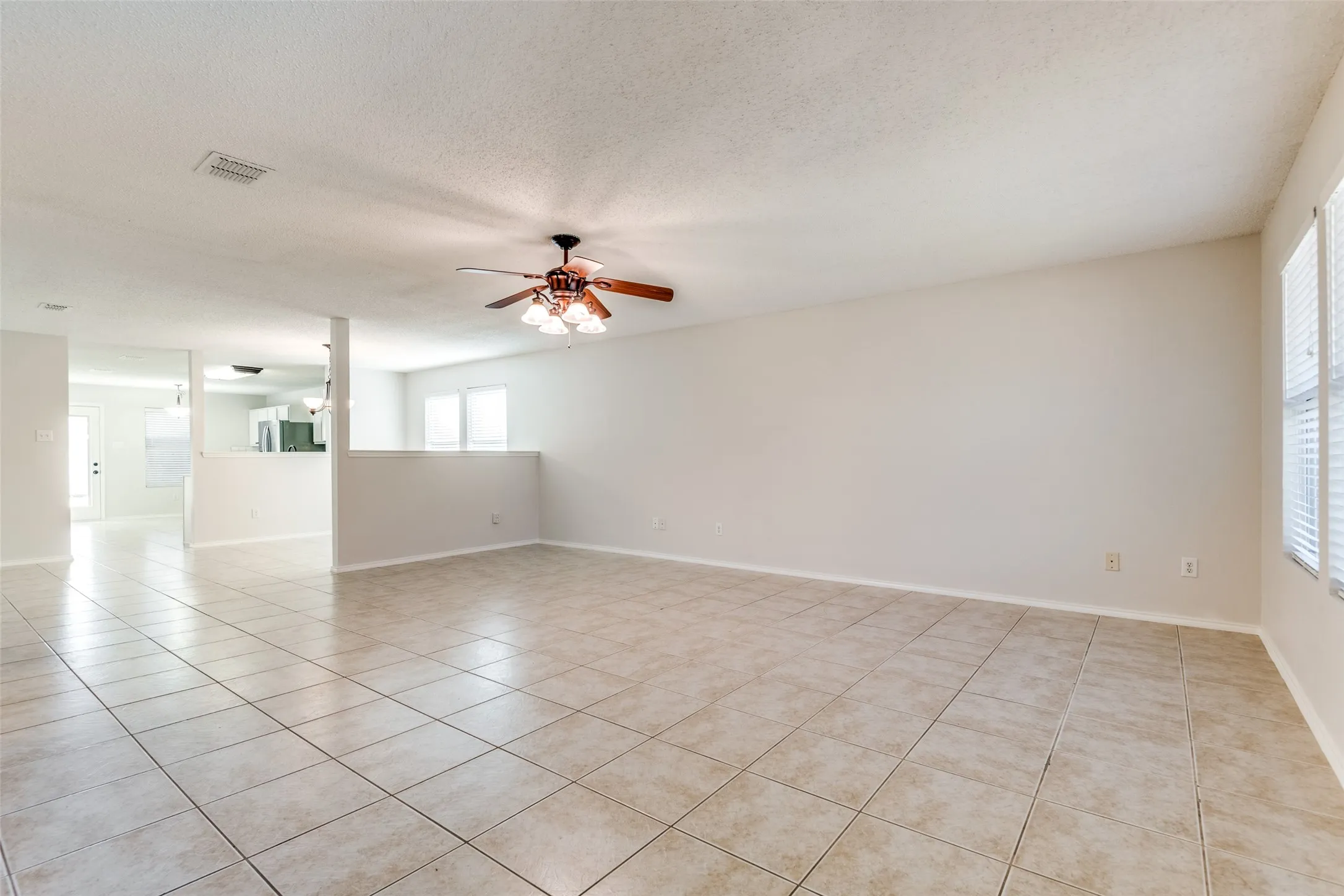 Single Family Residence For Rent in Denton County , 2709 Cedar Crest Drive, Little Elm, Texas 75068, 3 Bedroom, 2 Bathroom, 2 Garage spaces, 1,868 Sqft, built in 2002, mls#21389980, Real Estate Agent in Little Elm, Homes For Rent in Denton county, Homes For Rent in Little Elm, Realtor in Little Elm Texas, Real Estate Brokerage Independent Realty Texas, Luminita Cordes Realtor
