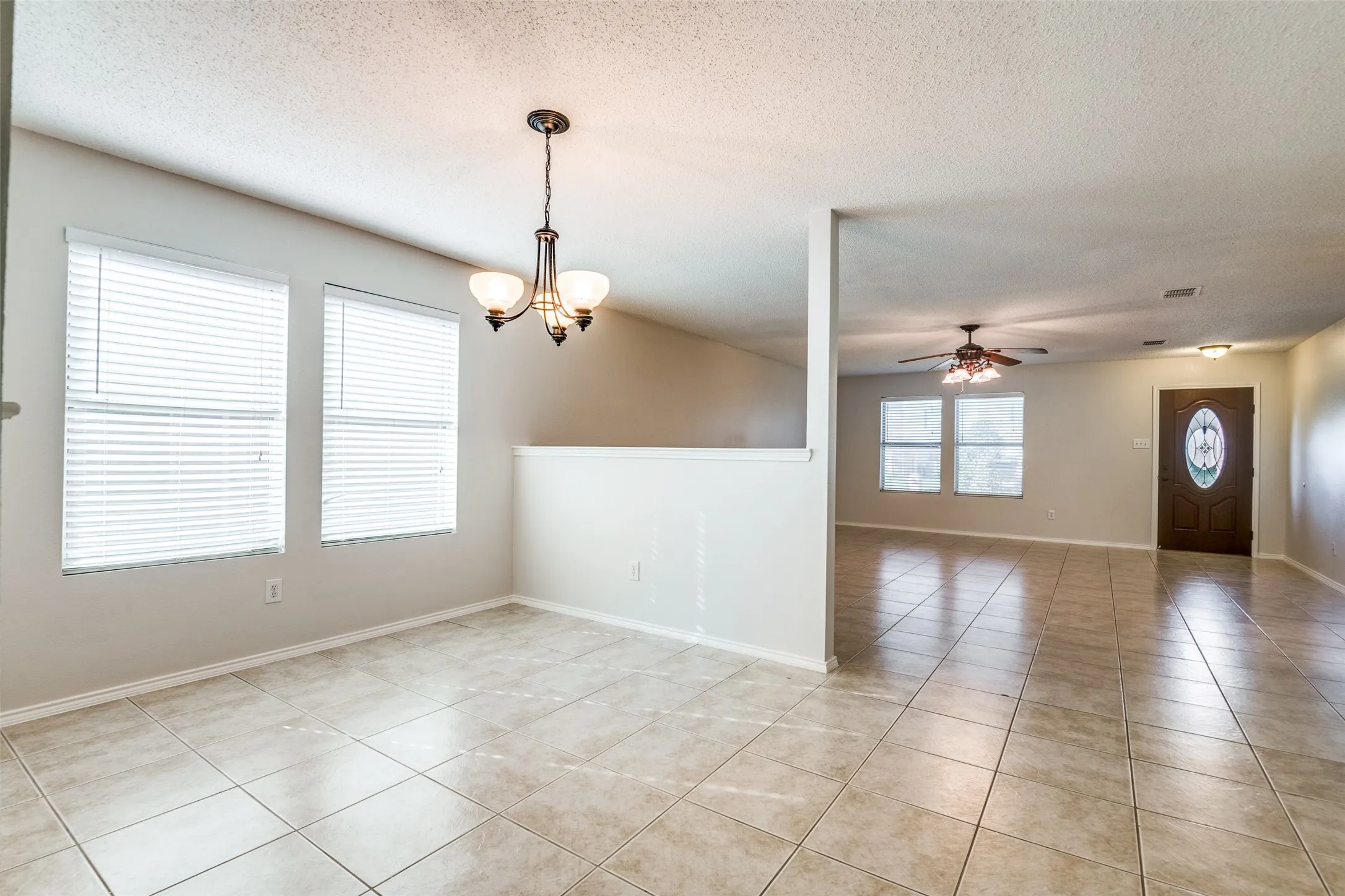 Single Family Residence For Rent in Denton County , 2709 Cedar Crest Drive, Little Elm, Texas 75068, 3 Bedroom, 2 Bathroom, 2 Garage spaces, 1,868 Sqft, built in 2002, mls#21389980, Real Estate Agent in Little Elm, Homes For Rent in Denton county, Homes For Rent in Little Elm, Realtor in Little Elm Texas, Real Estate Brokerage Independent Realty Texas, Luminita Cordes Realtor