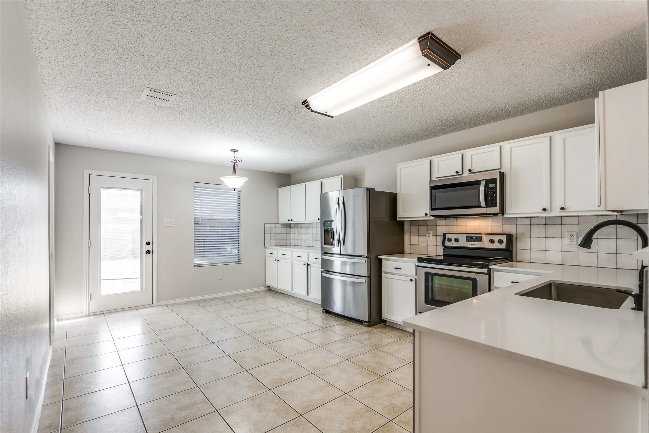 Single Family Residence For Rent in Denton County , 2709 Cedar Crest Drive, Little Elm, Texas 75068, 3 Bedroom, 2 Bathroom, 2 Garage spaces, 1,868 Sqft, built in 2002, mls#21389980, Real Estate Agent in Little Elm, Homes For Rent in Denton county, Homes For Rent in Little Elm, Realtor in Little Elm Texas, Real Estate Brokerage Independent Realty Texas, Luminita Cordes Realtor