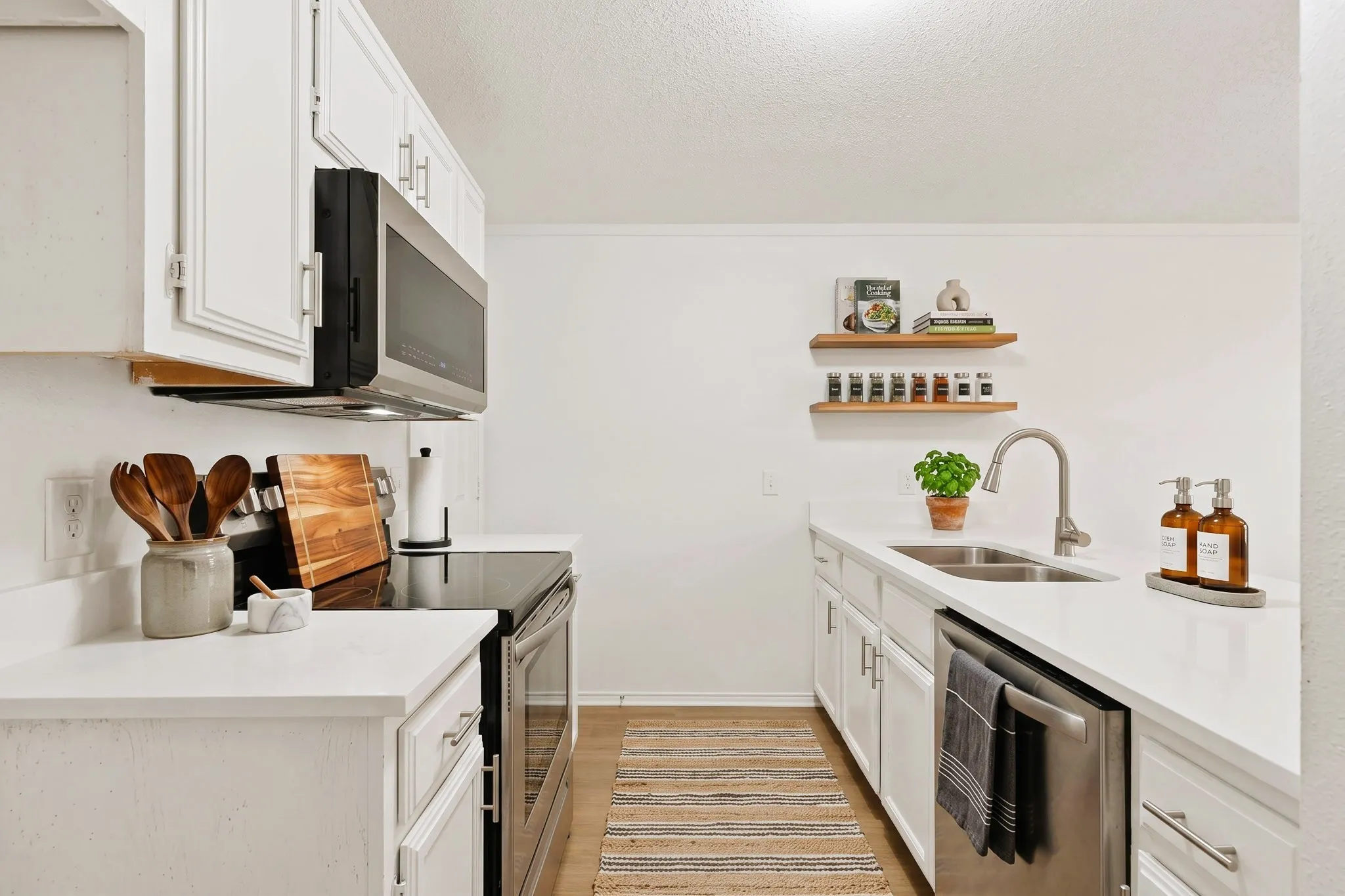 Single Family Residence For Sale in Dallas County , 132 Graystone Place, Duncanville, Texas 75137, 2 Bedroom, 2 Bathroom, Garage spaces, 1,024 Sqft, built in 1982, mls#21387529, Real Estate Agent in Duncanville, Homes For Sale in Dallas county, Homes For Sale in Duncanville, Realtor in Duncanville Texas, Real Estate Brokerage Independent Realty Texas, Luminita Cordes Realtor