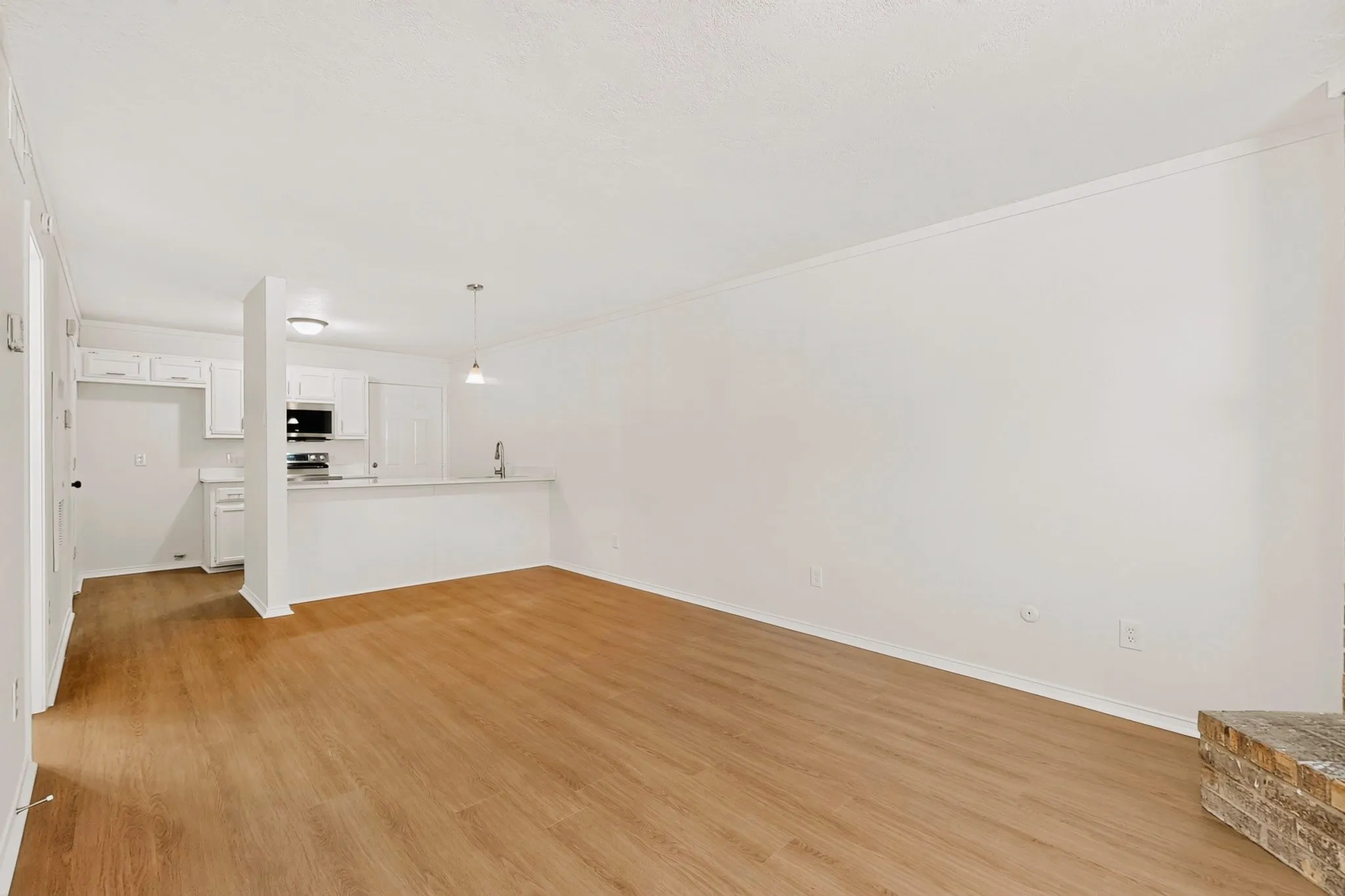 Single Family Residence For Sale in Dallas County , 132 Graystone Place, Duncanville, Texas 75137, 2 Bedroom, 2 Bathroom, Garage spaces, 1,024 Sqft, built in 1982, mls#21387529, Real Estate Agent in Duncanville, Homes For Sale in Dallas county, Homes For Sale in Duncanville, Realtor in Duncanville Texas, Real Estate Brokerage Independent Realty Texas, Luminita Cordes Realtor