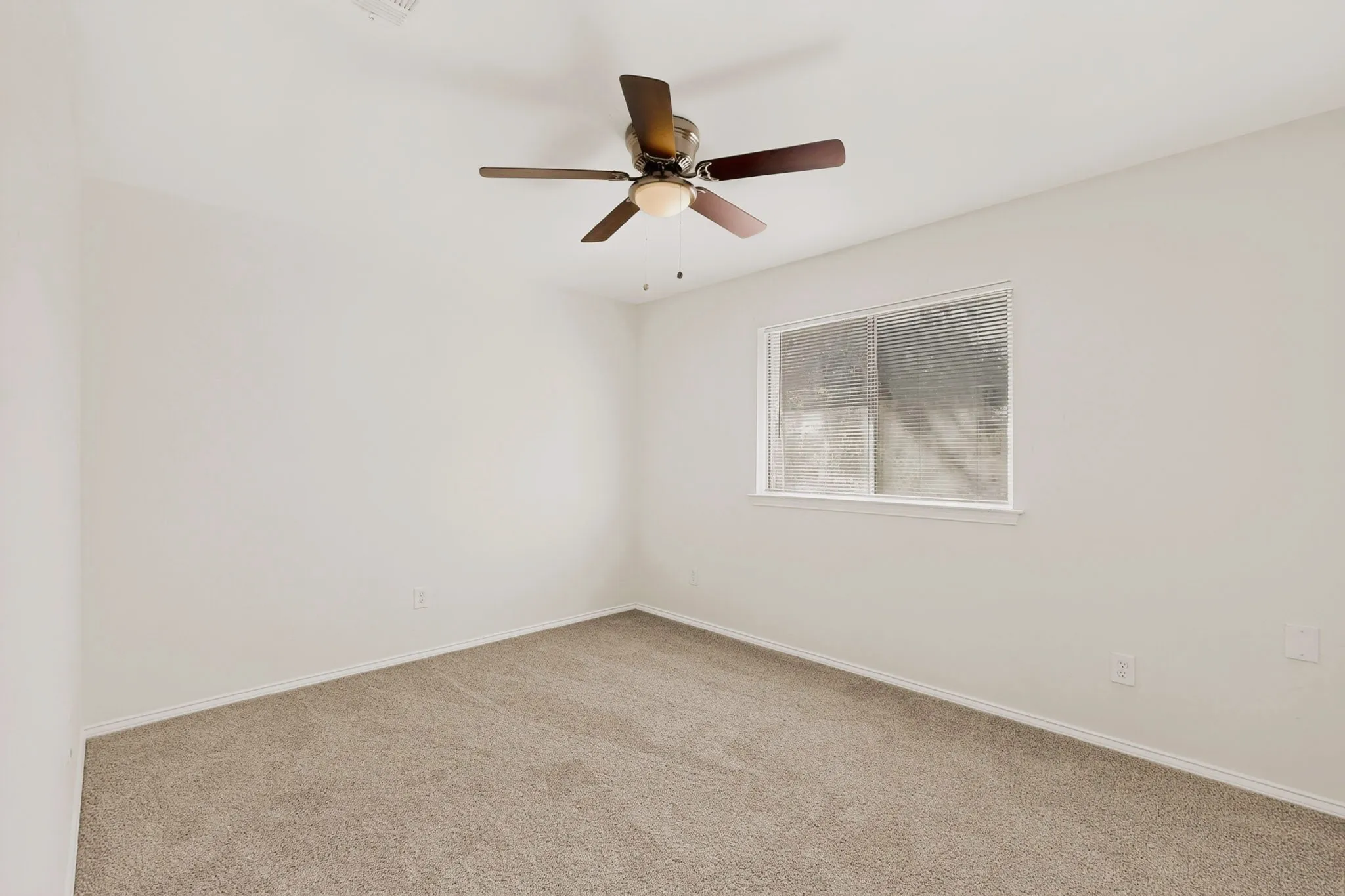 Single Family Residence For Sale in Dallas County , 130 Graystone Place, Duncanville, Texas 75137, 2 Bedroom, 2 Bathroom, Garage spaces, 1,024 Sqft, built in 1982, mls#21387514, Real Estate Agent in Duncanville, Homes For Sale in Dallas county, Homes For Sale in Duncanville, Realtor in Duncanville Texas, Real Estate Brokerage Independent Realty Texas, Luminita Cordes Realtor