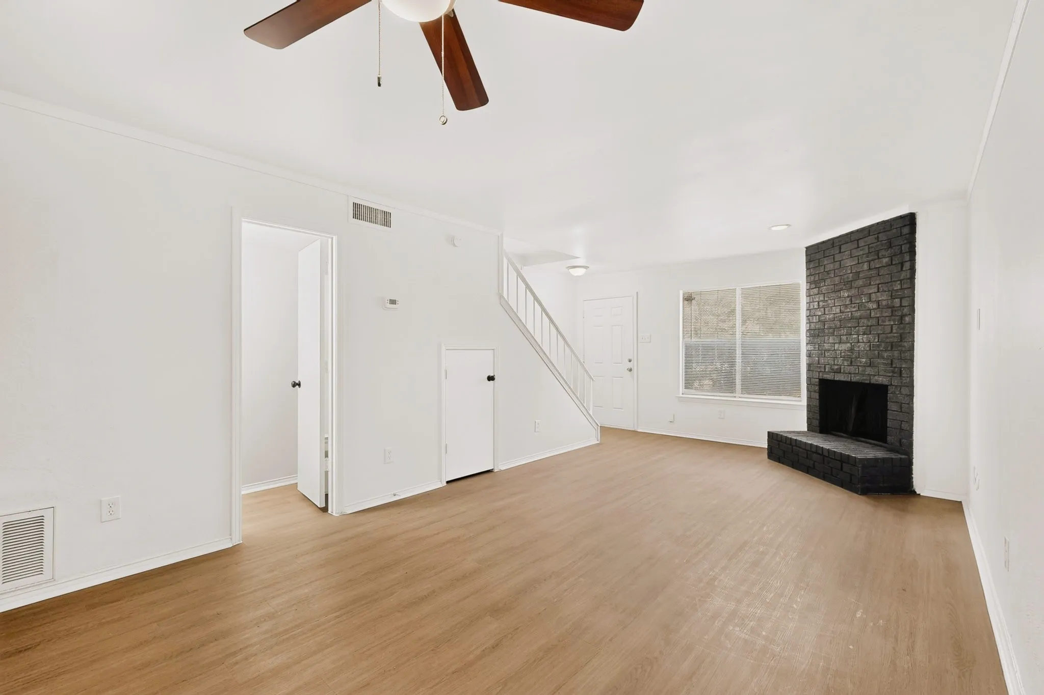 Single Family Residence For Sale in Dallas County , 130 Graystone Place, Duncanville, Texas 75137, 2 Bedroom, 2 Bathroom, Garage spaces, 1,024 Sqft, built in 1982, mls#21387514, Real Estate Agent in Duncanville, Homes For Sale in Dallas county, Homes For Sale in Duncanville, Realtor in Duncanville Texas, Real Estate Brokerage Independent Realty Texas, Luminita Cordes Realtor