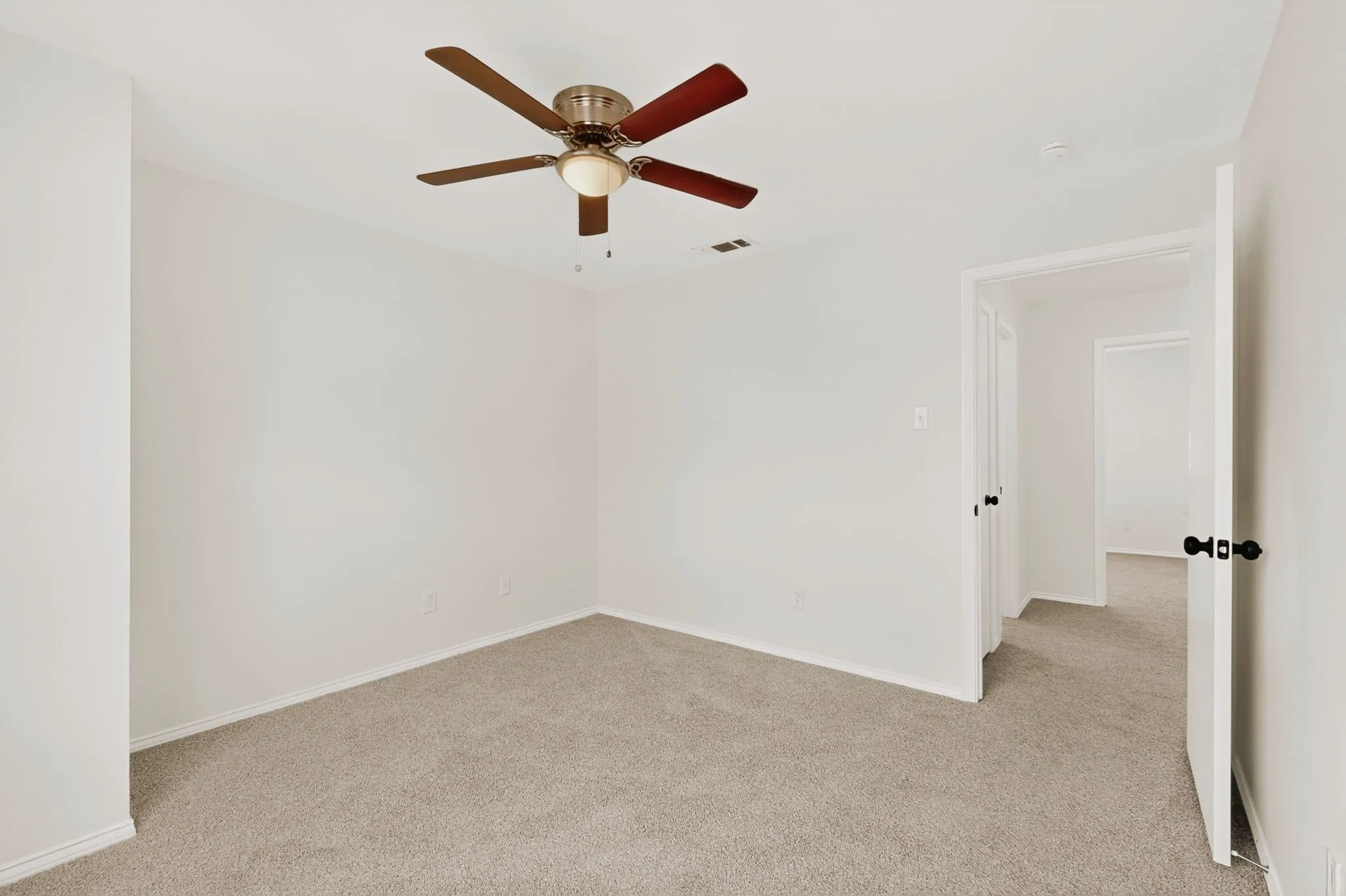 Single Family Residence For Sale in Dallas County , 130 Graystone Place, Duncanville, Texas 75137, 2 Bedroom, 2 Bathroom, Garage spaces, 1,024 Sqft, built in 1982, mls#21387514, Real Estate Agent in Duncanville, Homes For Sale in Dallas county, Homes For Sale in Duncanville, Realtor in Duncanville Texas, Real Estate Brokerage Independent Realty Texas, Luminita Cordes Realtor