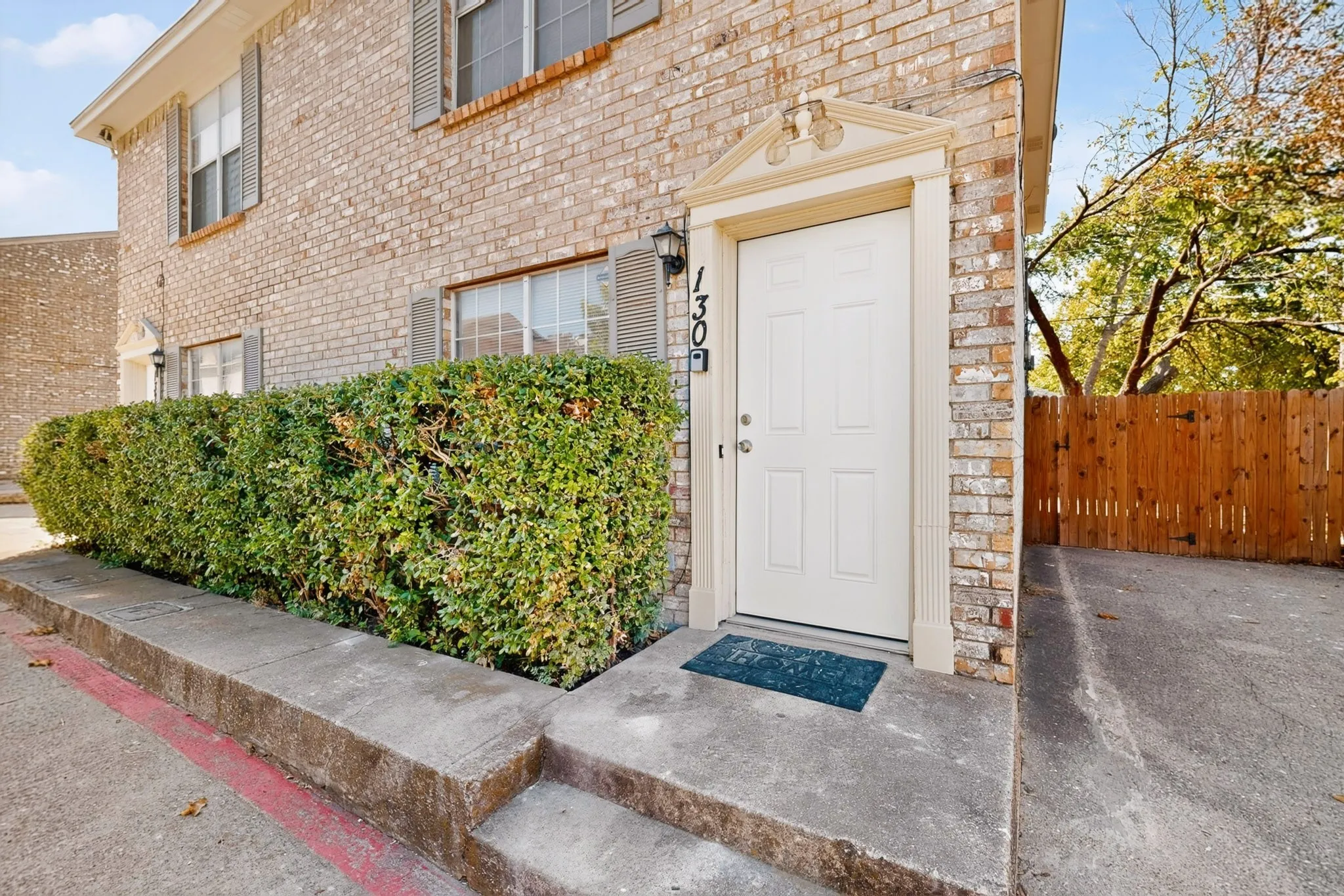 Single Family Residence For Sale in Dallas County , 130 Graystone Place, Duncanville, Texas 75137, 2 Bedroom, 2 Bathroom, Garage spaces, 1,024 Sqft, built in 1982, mls#21387514, Real Estate Agent in Duncanville, Homes For Sale in Dallas county, Homes For Sale in Duncanville, Realtor in Duncanville Texas, Real Estate Brokerage Independent Realty Texas, Luminita Cordes Realtor