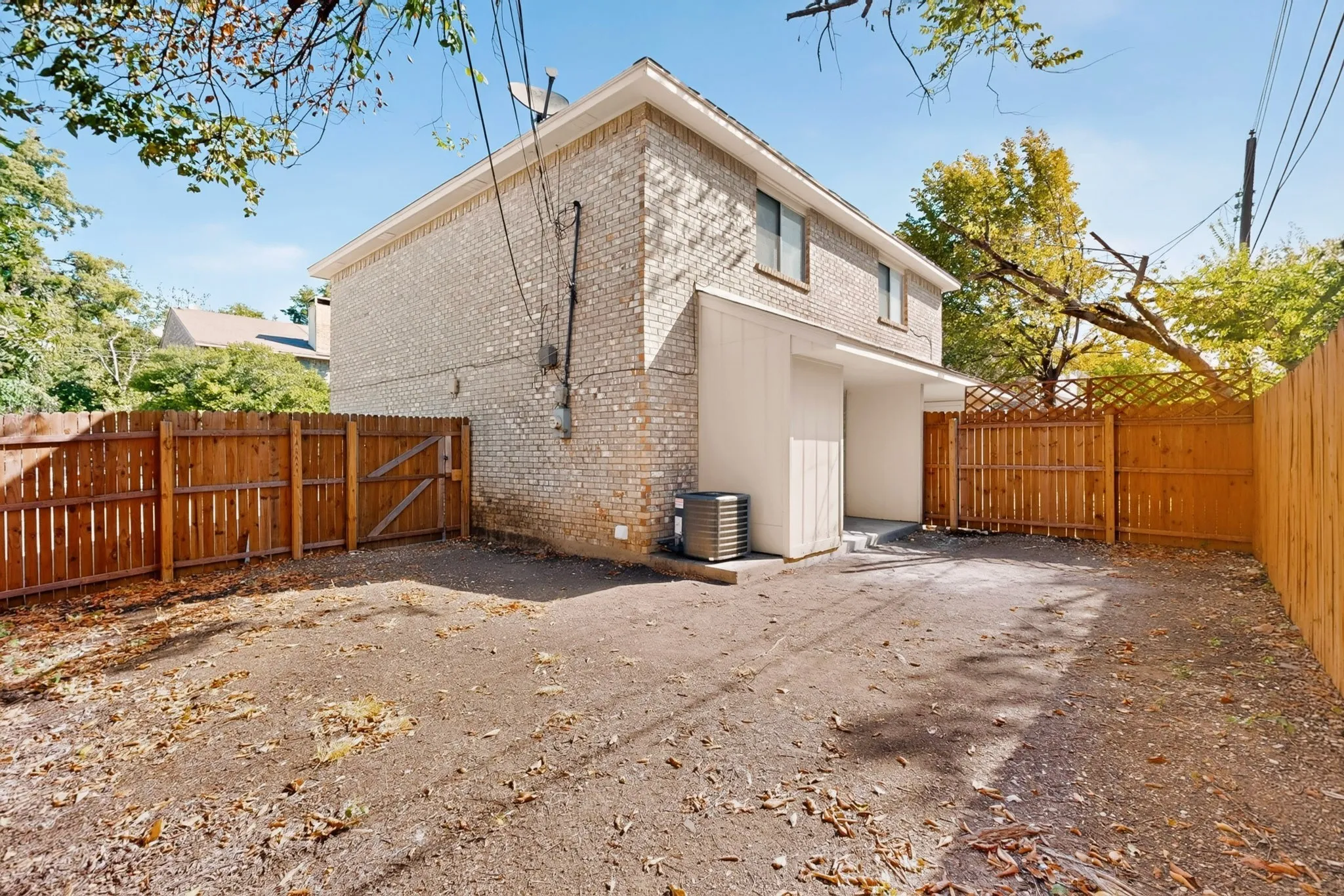 Single Family Residence For Sale in Dallas County , 130 Graystone Place, Duncanville, Texas 75137, 2 Bedroom, 2 Bathroom, Garage spaces, 1,024 Sqft, built in 1982, mls#21387514, Real Estate Agent in Duncanville, Homes For Sale in Dallas county, Homes For Sale in Duncanville, Realtor in Duncanville Texas, Real Estate Brokerage Independent Realty Texas, Luminita Cordes Realtor