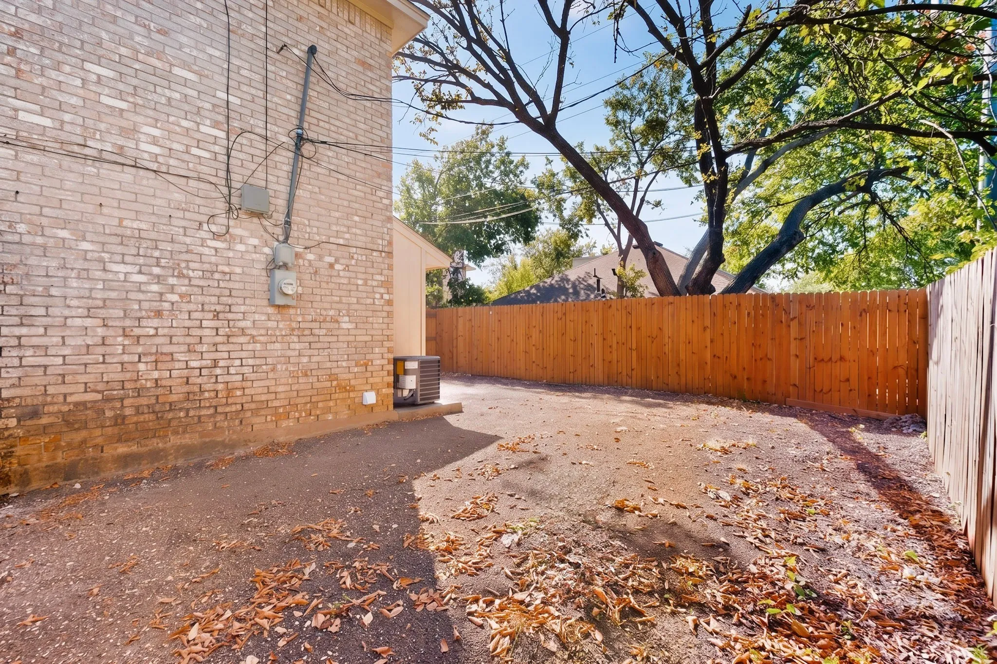 Single Family Residence For Sale in Dallas County , 130 Graystone Place, Duncanville, Texas 75137, 2 Bedroom, 2 Bathroom, Garage spaces, 1,024 Sqft, built in 1982, mls#21387514, Real Estate Agent in Duncanville, Homes For Sale in Dallas county, Homes For Sale in Duncanville, Realtor in Duncanville Texas, Real Estate Brokerage Independent Realty Texas, Luminita Cordes Realtor