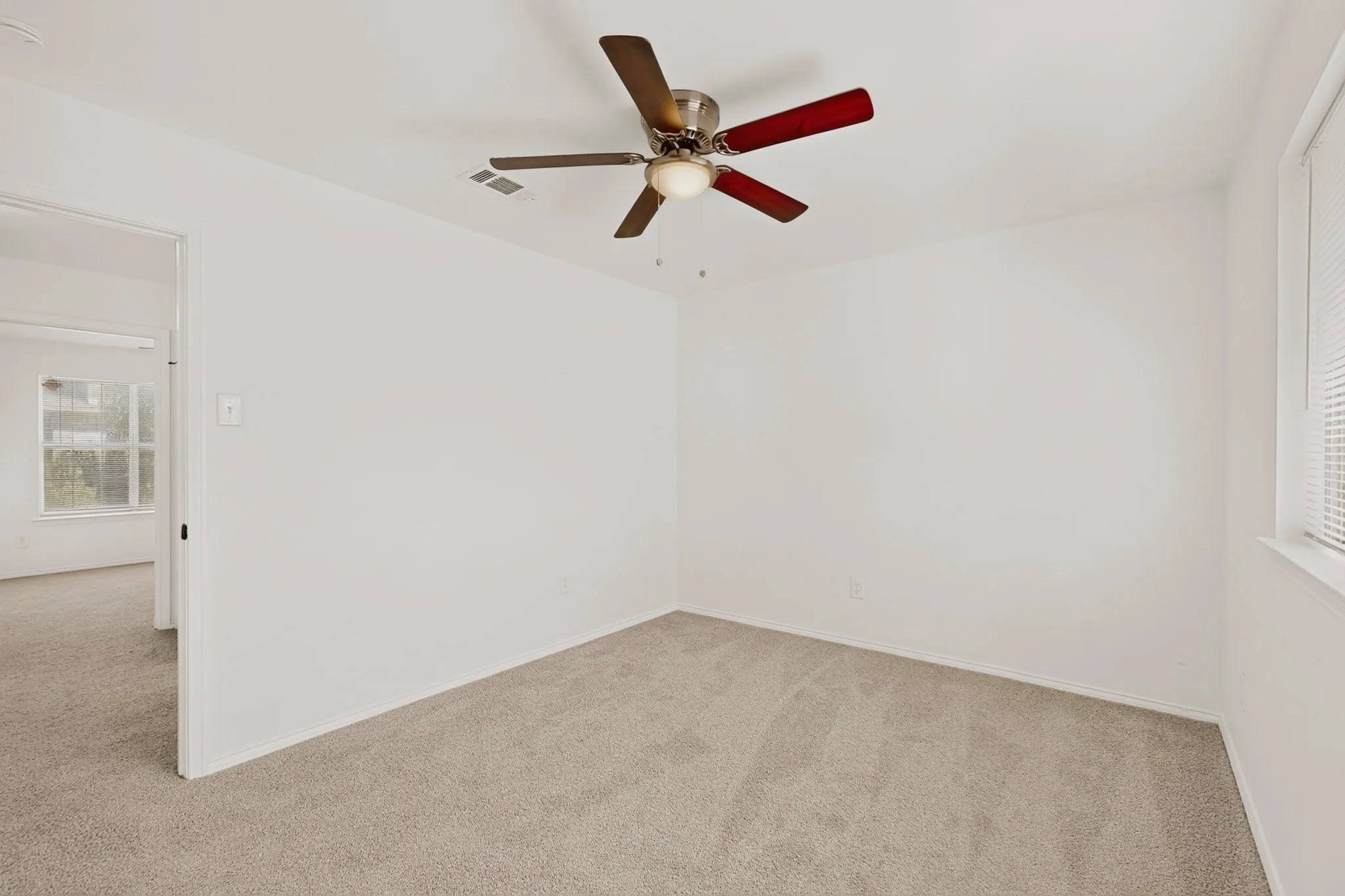 Single Family Residence For Sale in Dallas County , 130 Graystone Place, Duncanville, Texas 75137, 2 Bedroom, 2 Bathroom, Garage spaces, 1,024 Sqft, built in 1982, mls#21387514, Real Estate Agent in Duncanville, Homes For Sale in Dallas county, Homes For Sale in Duncanville, Realtor in Duncanville Texas, Real Estate Brokerage Independent Realty Texas, Luminita Cordes Realtor